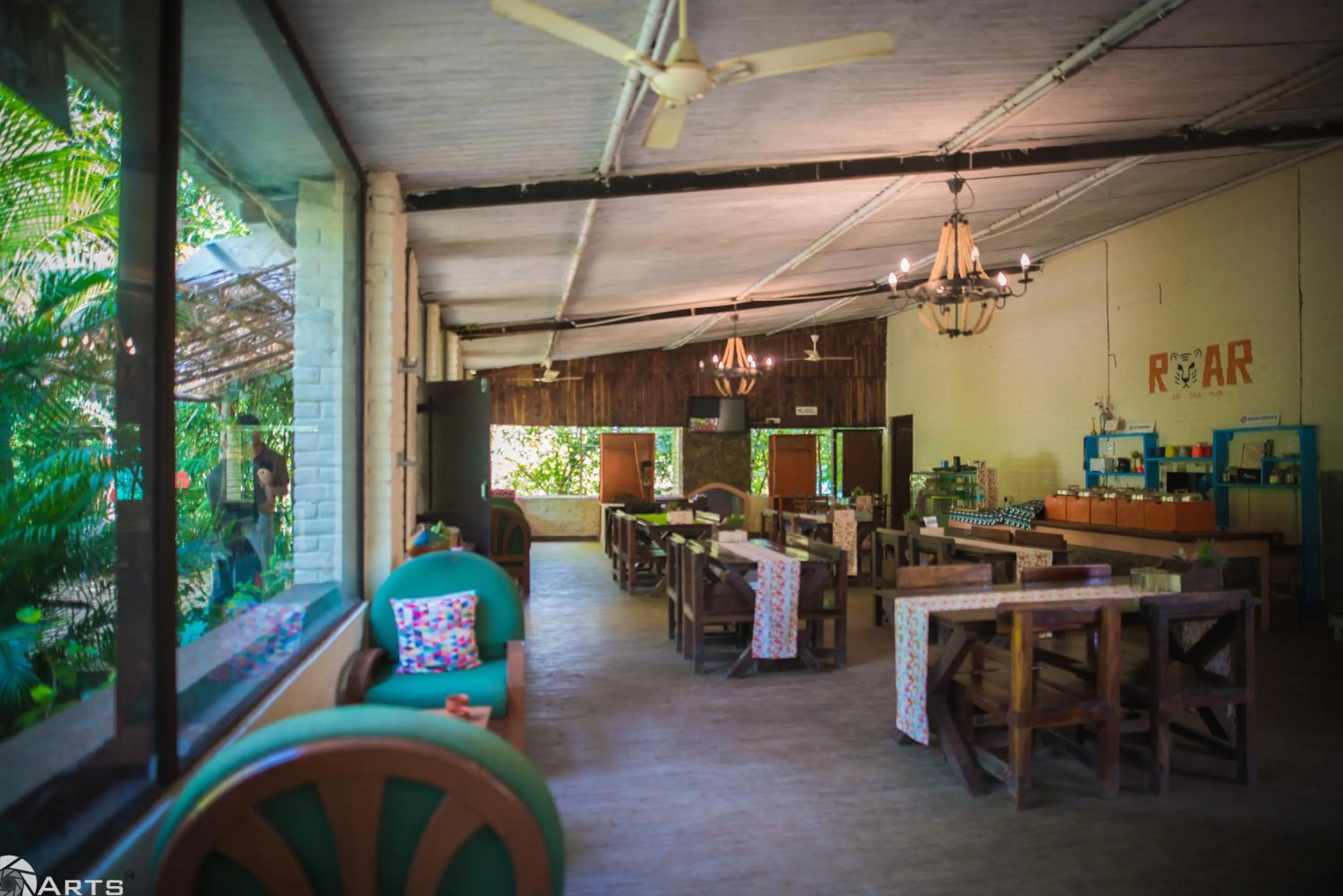 Restaurant/places to eat in Tiger N Woods Resort