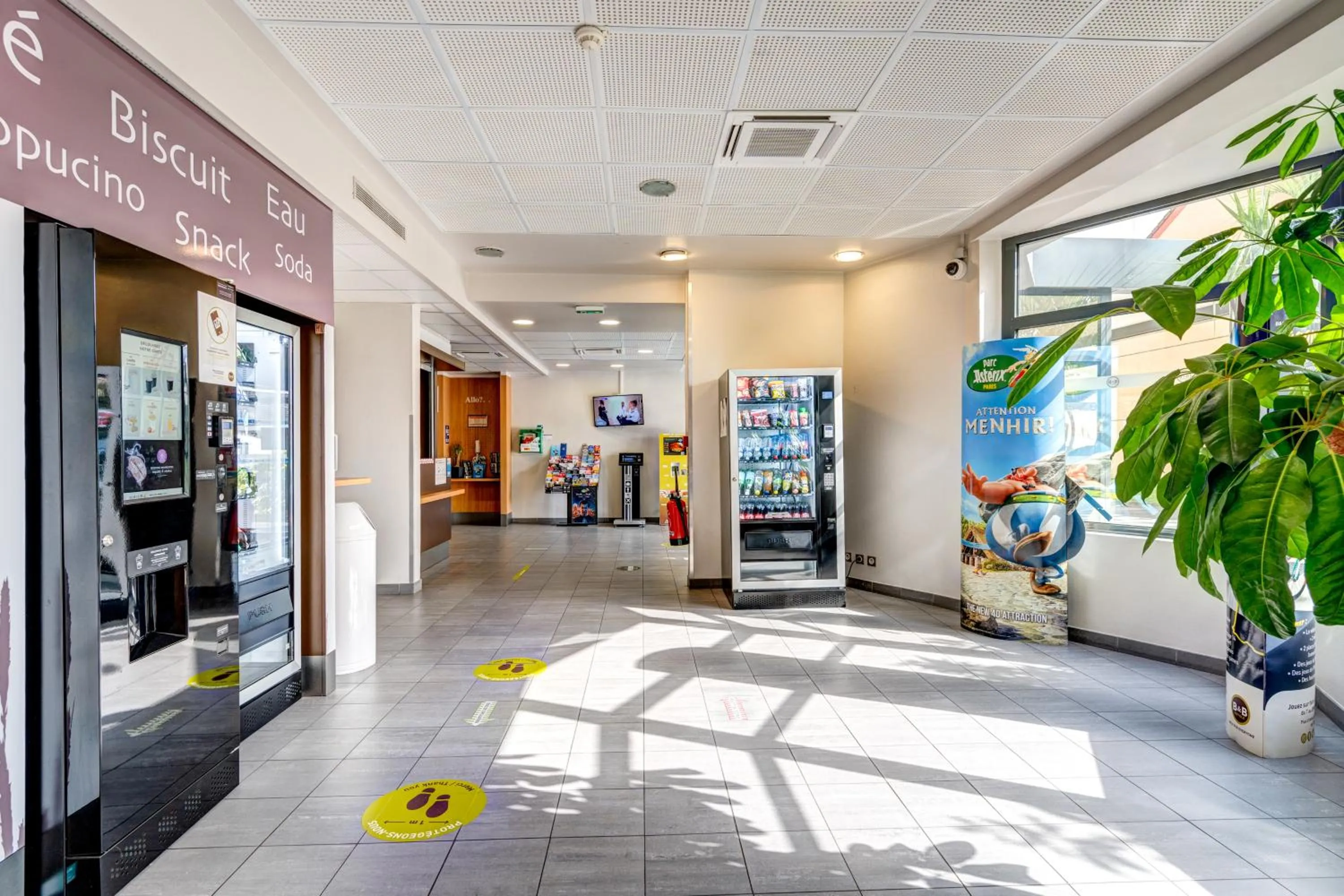 Lobby or reception in B&B HOTEL Orly Rungis Aéroport 2 étoiles