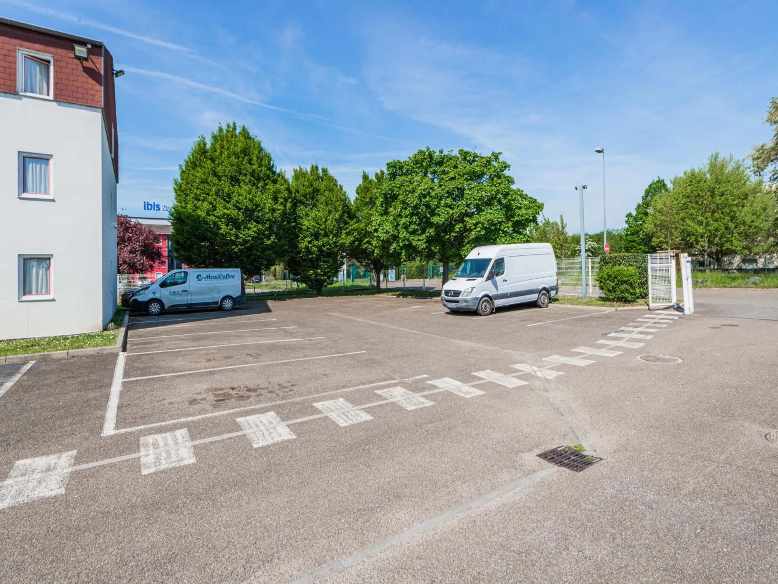 Parking in B&B HOTEL Strasbourg Sud Ostwald