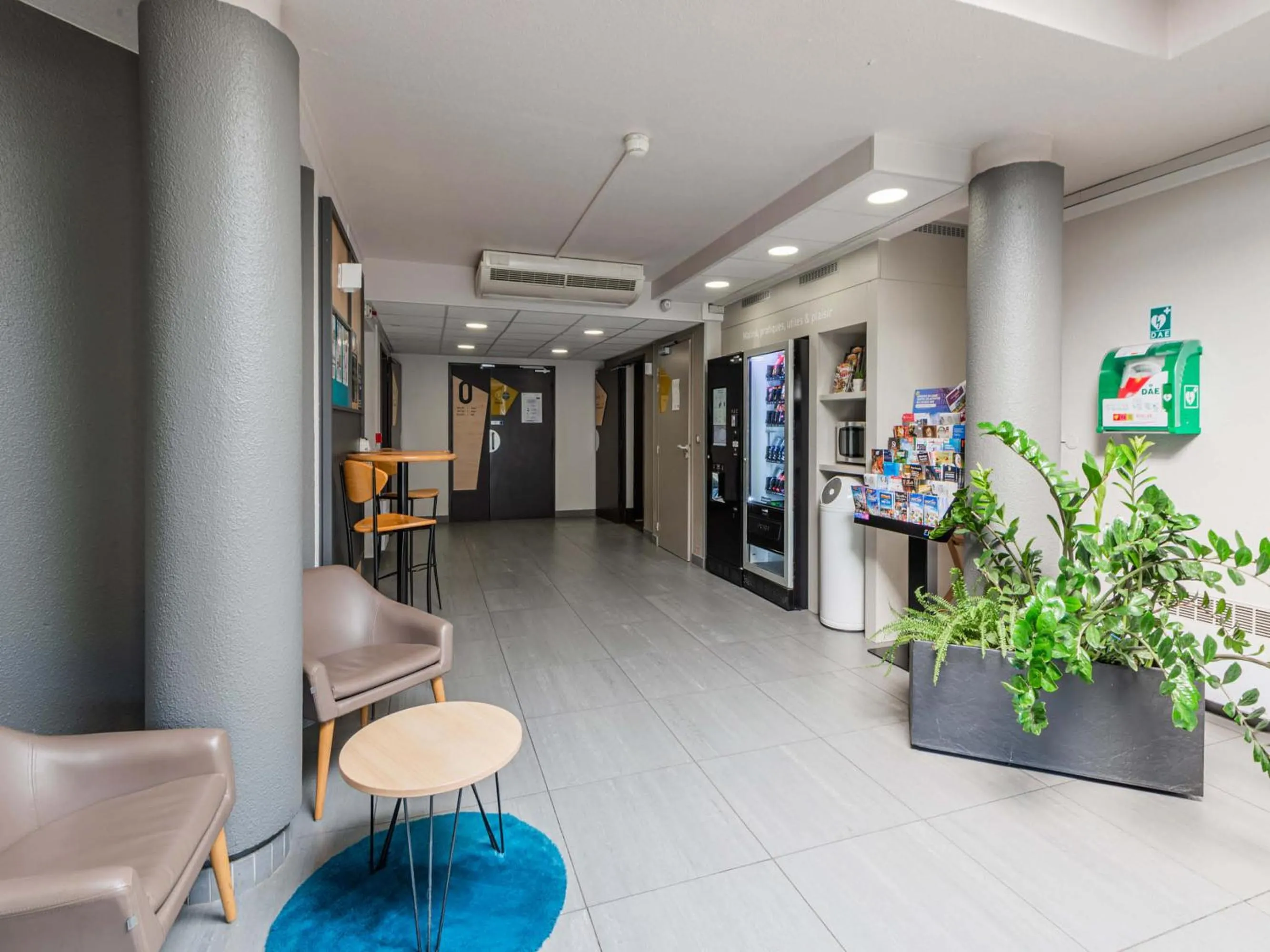 Lobby or reception in B&B HOTEL Strasbourg Sud Ostwald