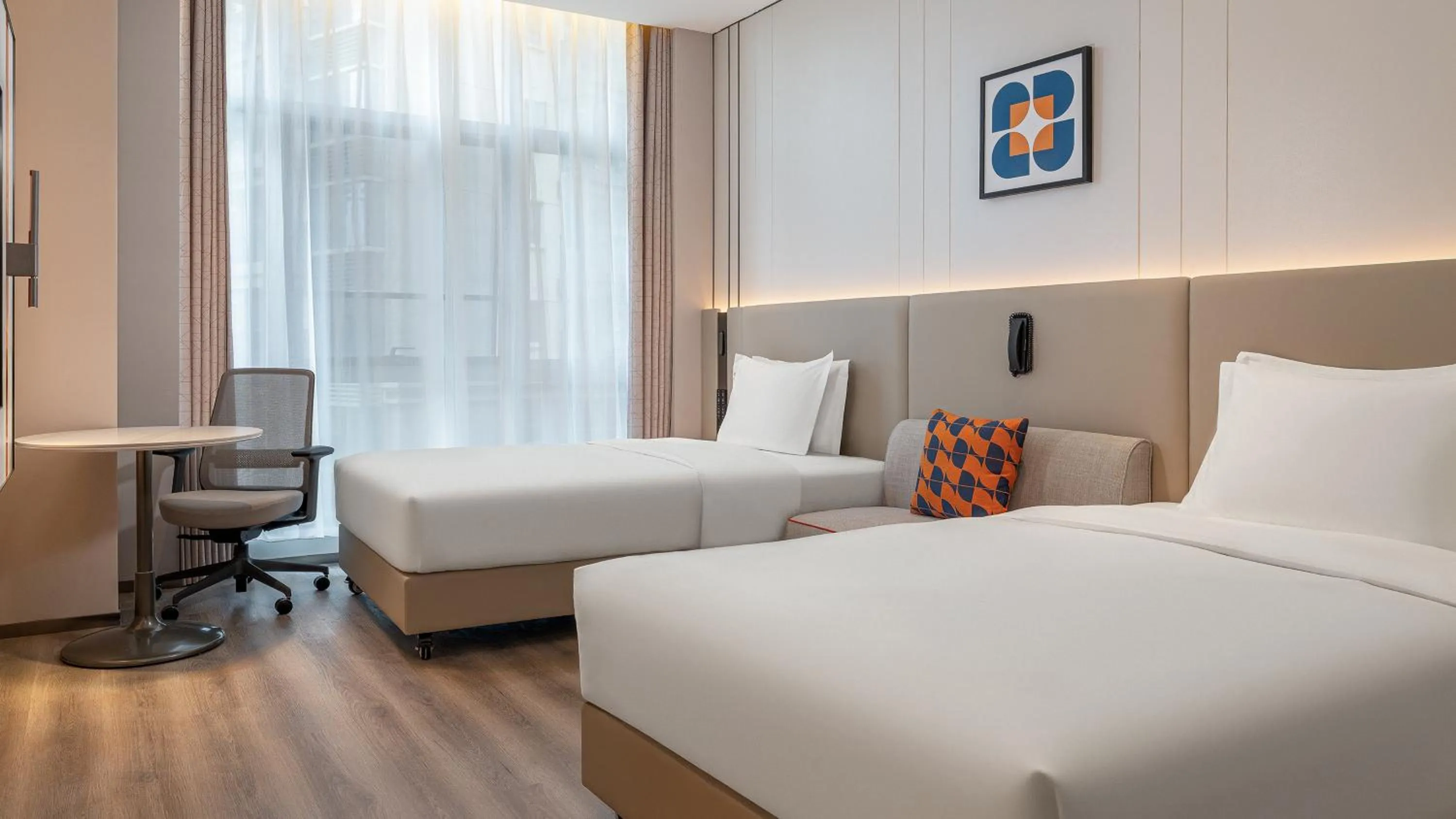 Bed in Holiday Inn Express Kunming Dianchi Rixin Road by IHG