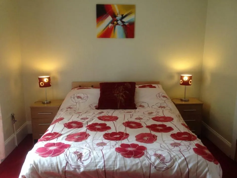 Bed in Grant Arms Hotel