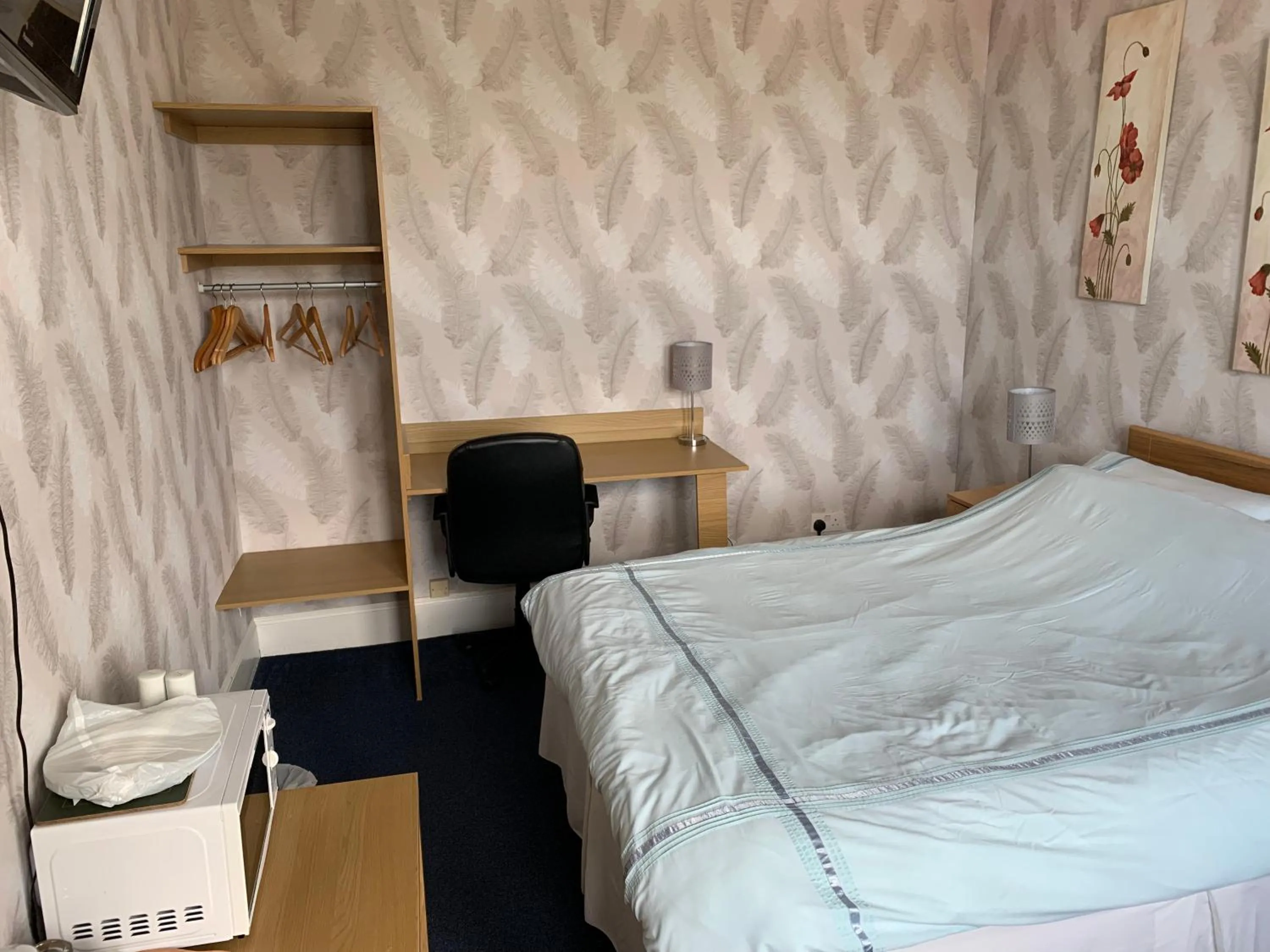 Bed in Grant Arms Hotel