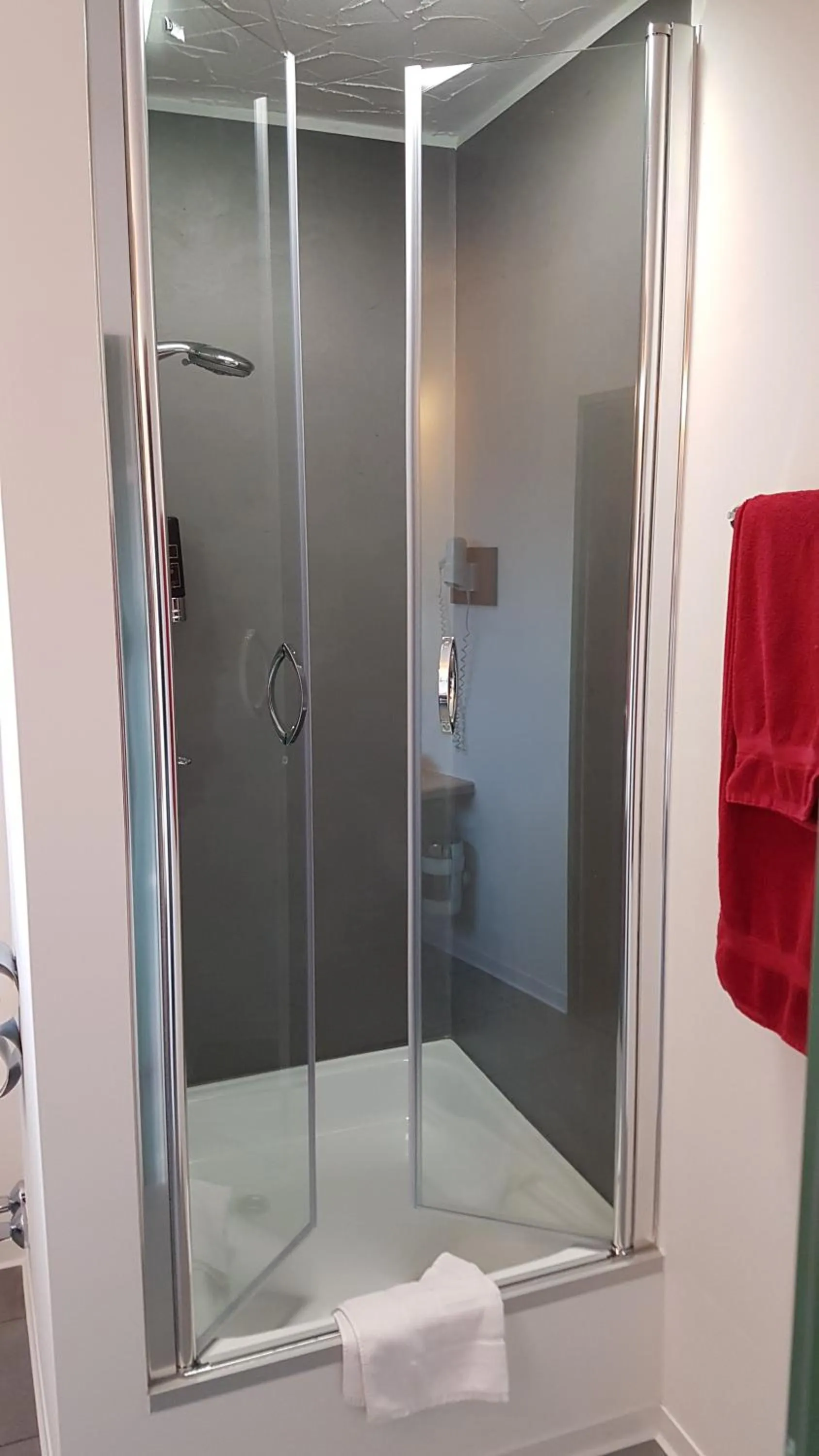 Shower in Landhotel-Restaurant Beckmann