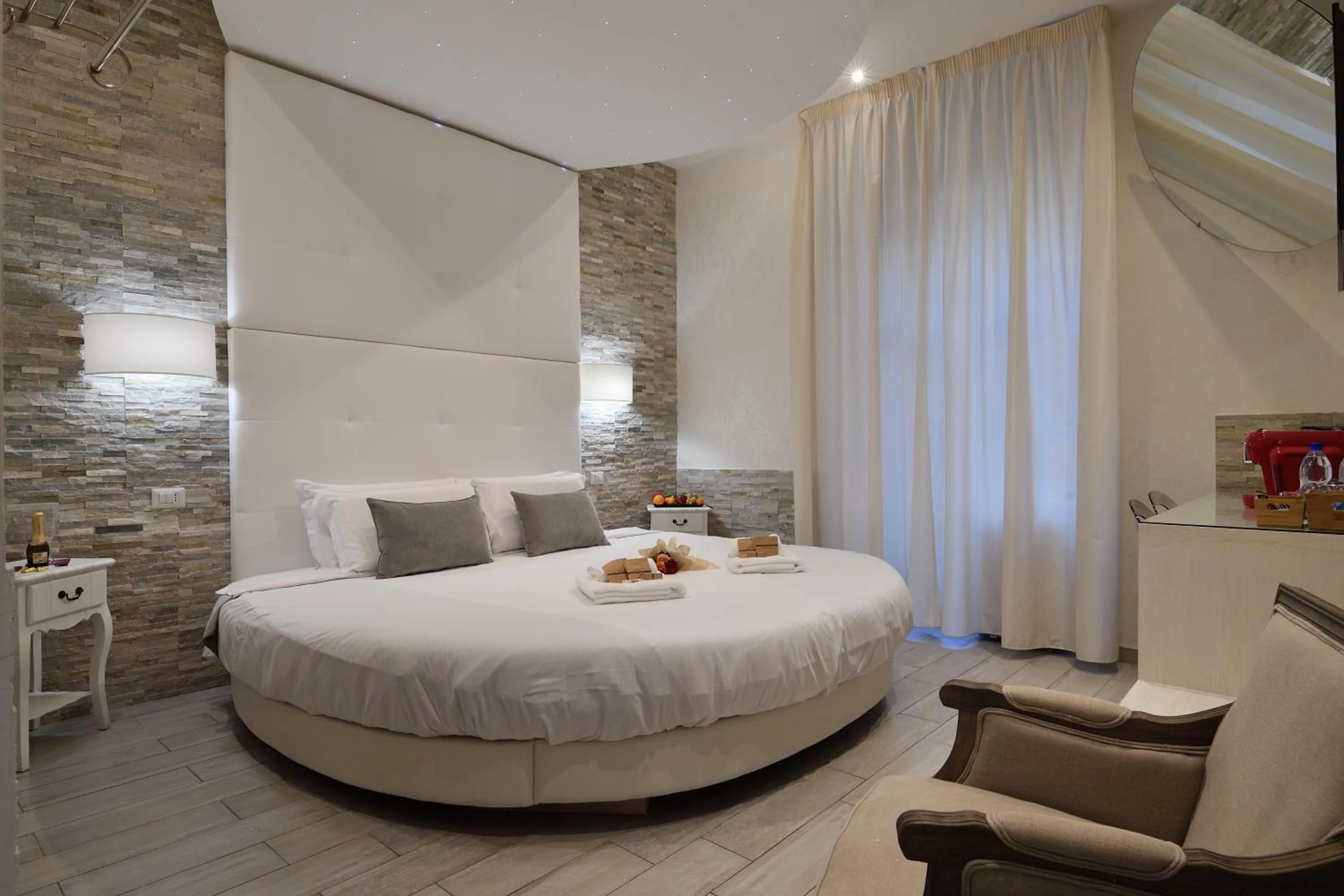 Coffee/tea facilities, Bed in Vatican Tourist Inn