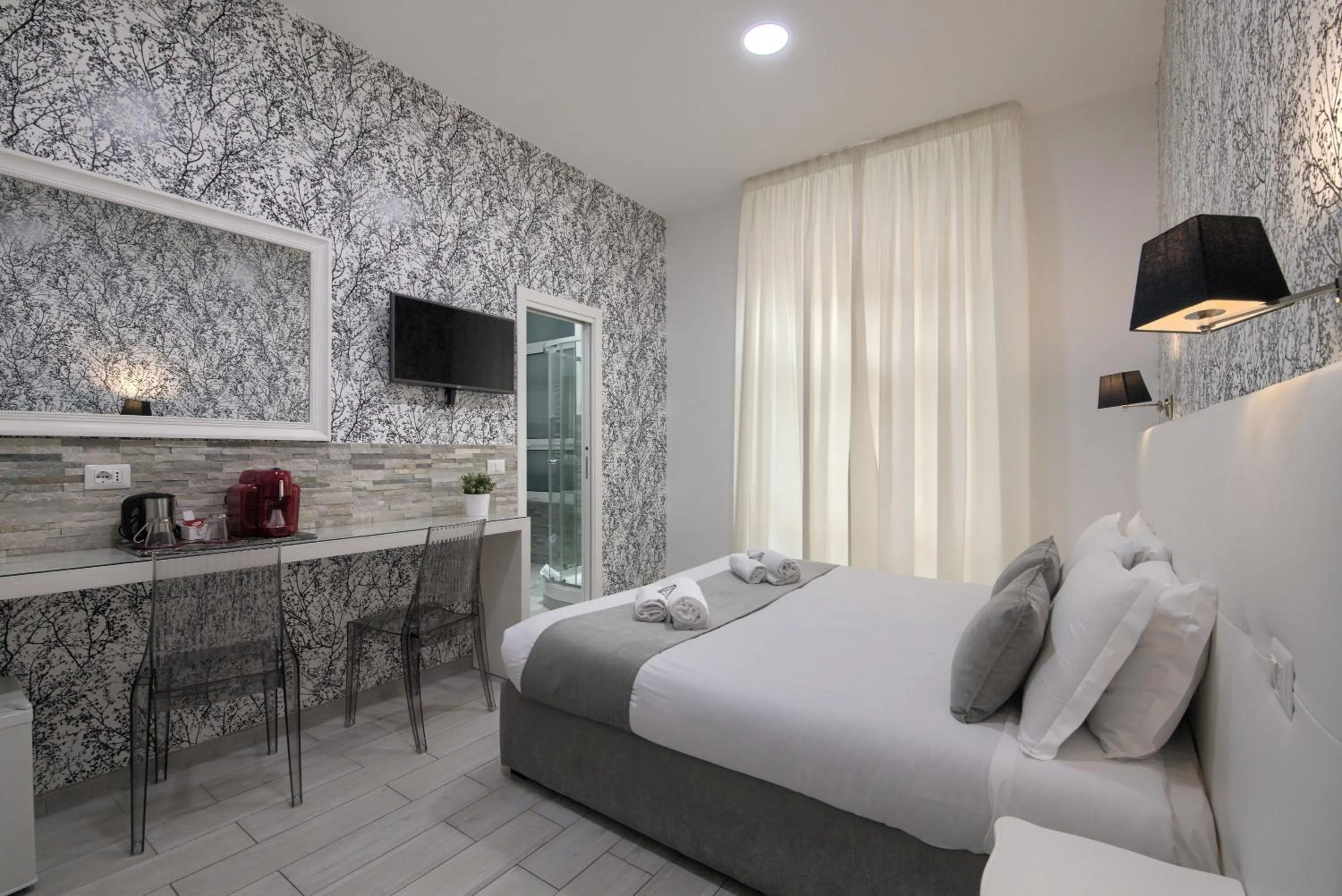 Photo of the whole room, Bed in Vatican Tourist Inn