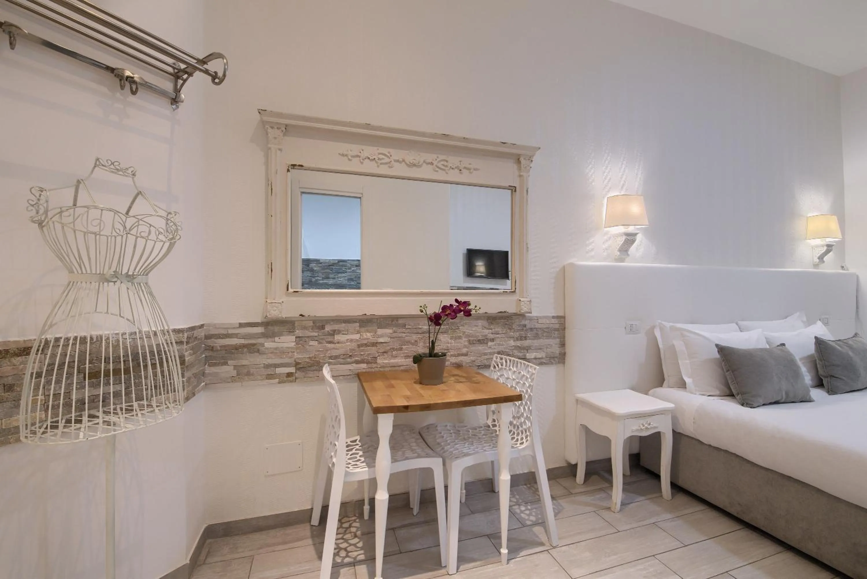 Decorative detail, Bed in Vatican Tourist Inn