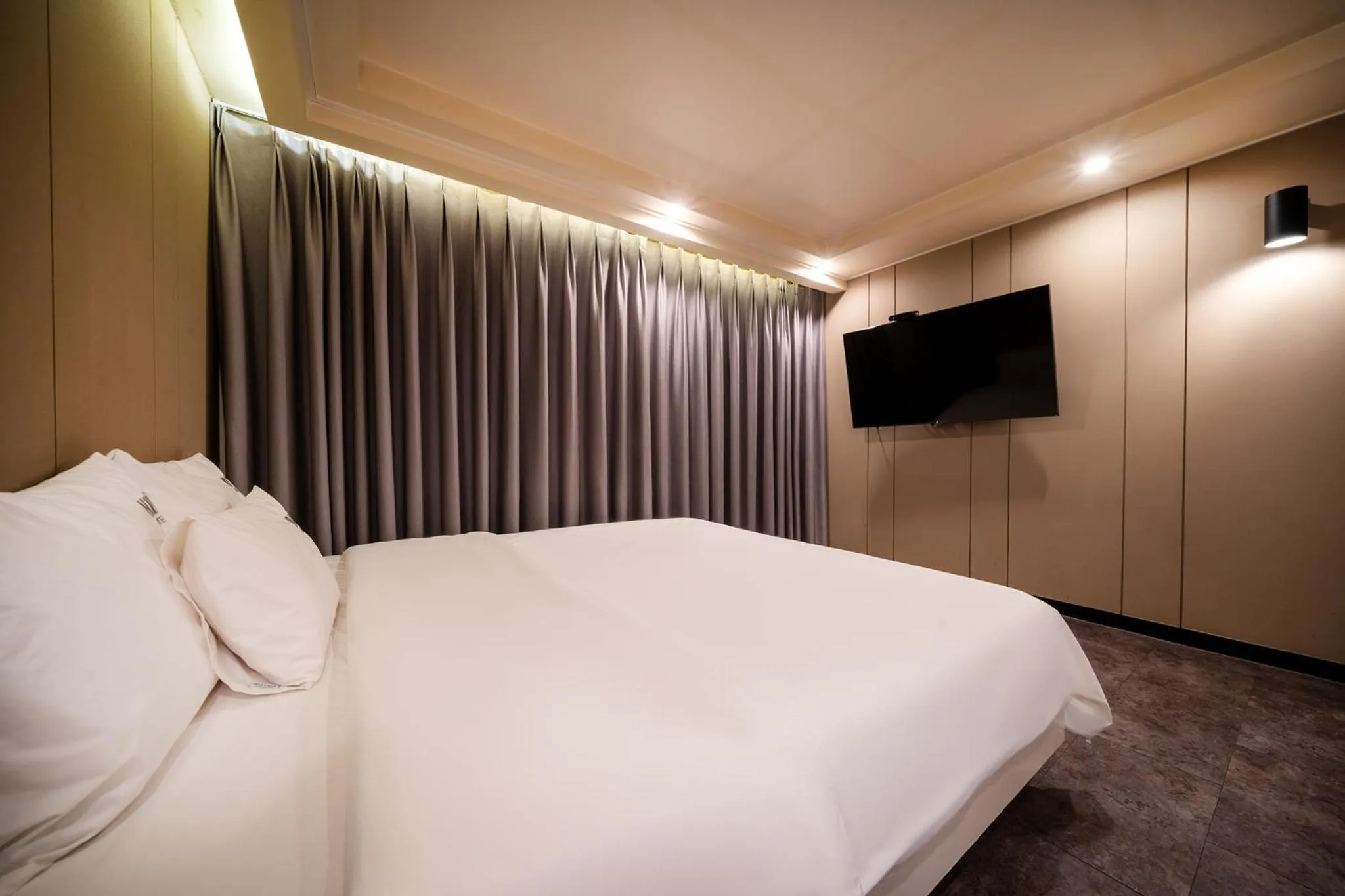 Bed in Busan Gwangalli Nuri Hotel