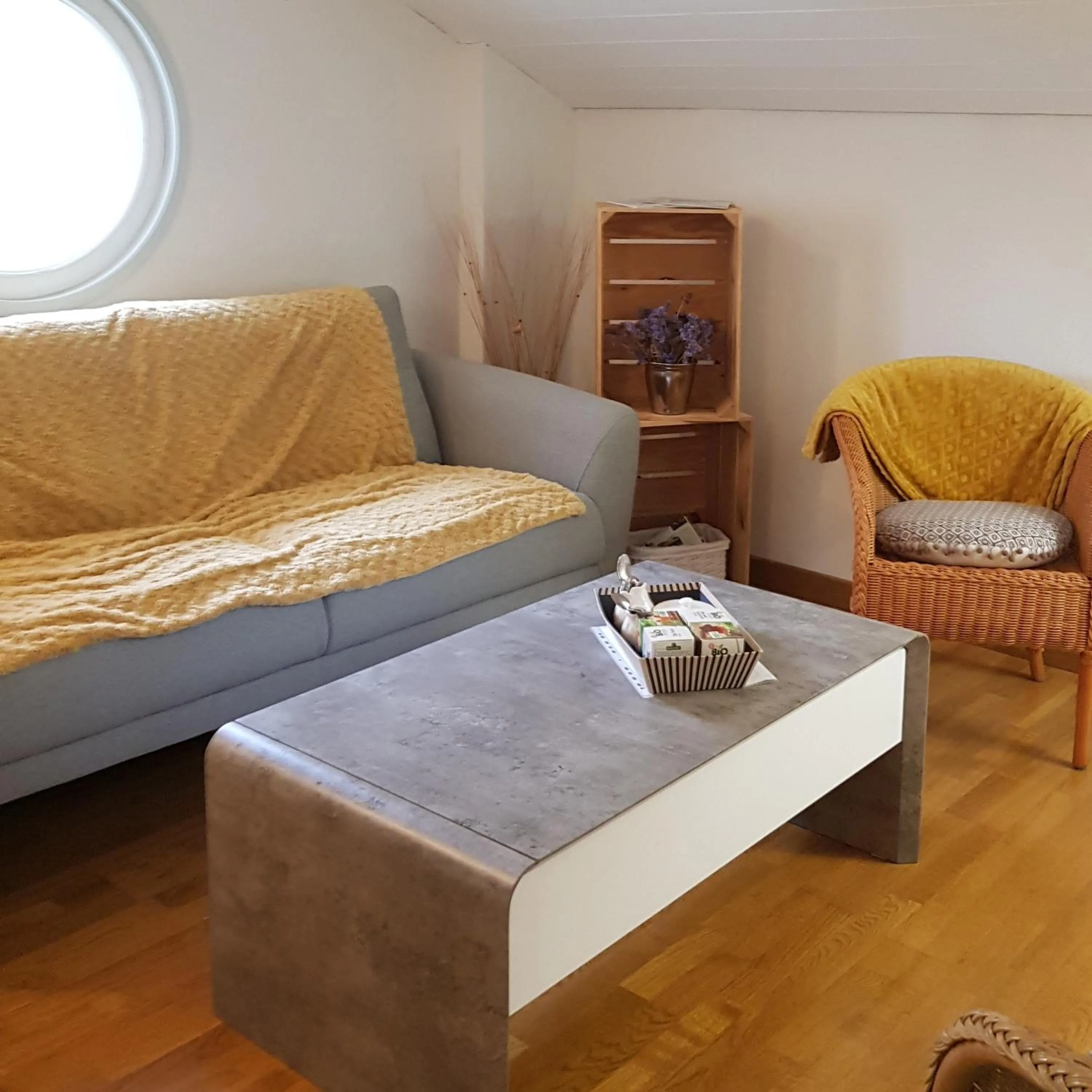 Communal lounge/ TV room in Domaine Hias