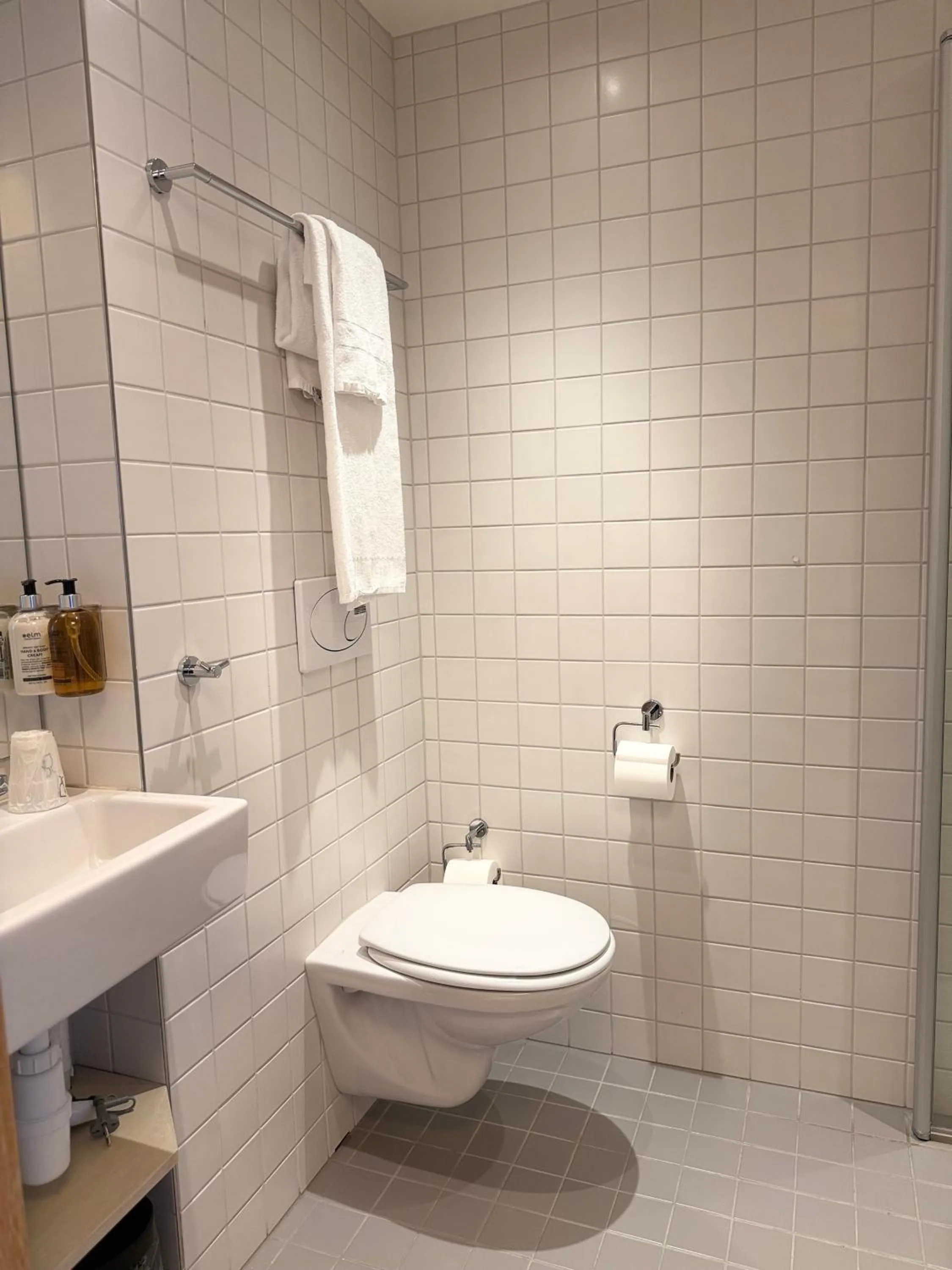 Bathroom in Granavolden Hotel & Gjæstgiveri