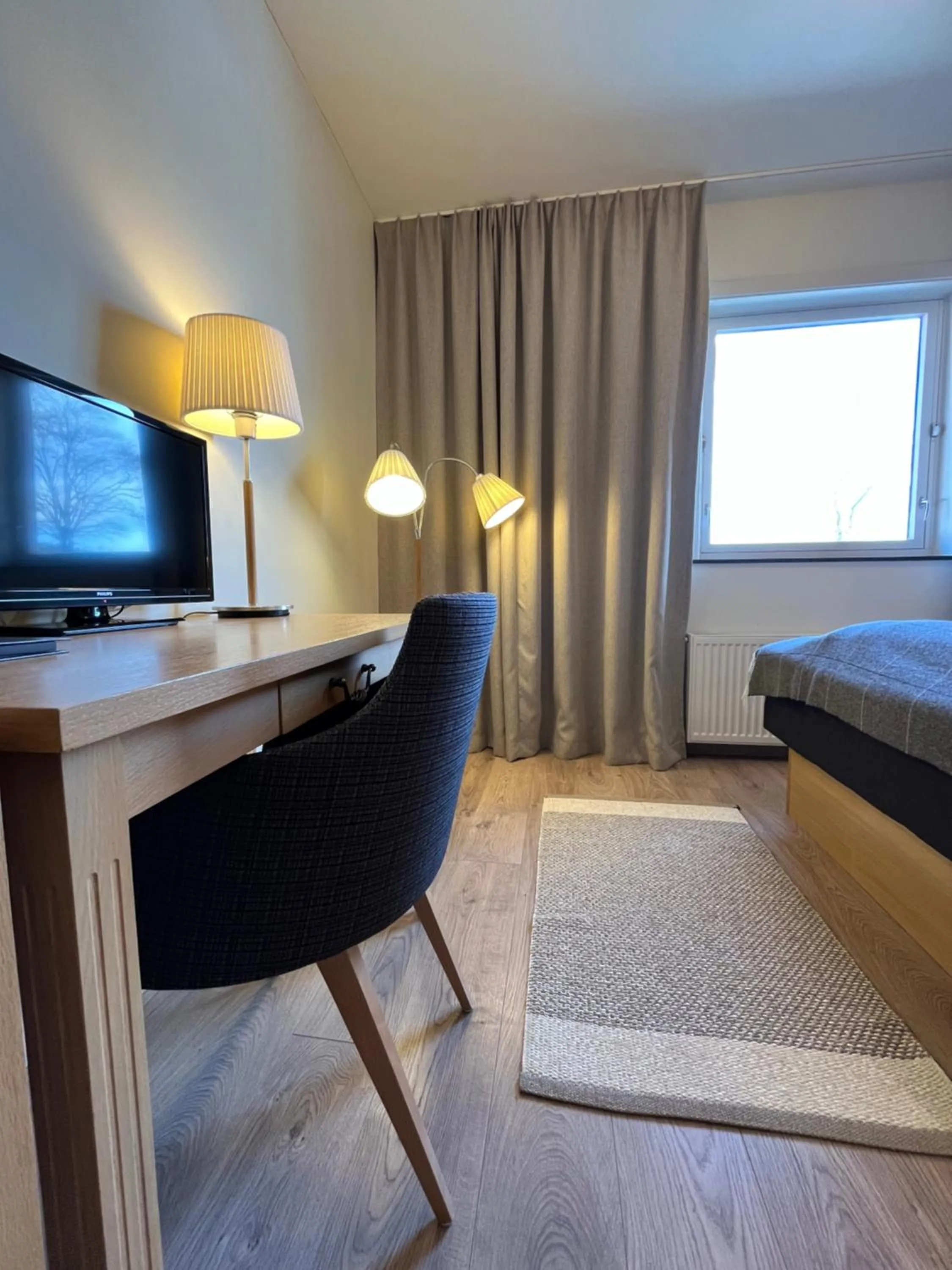 TV and multimedia, Bed in Granavolden Hotel & Gjæstgiveri