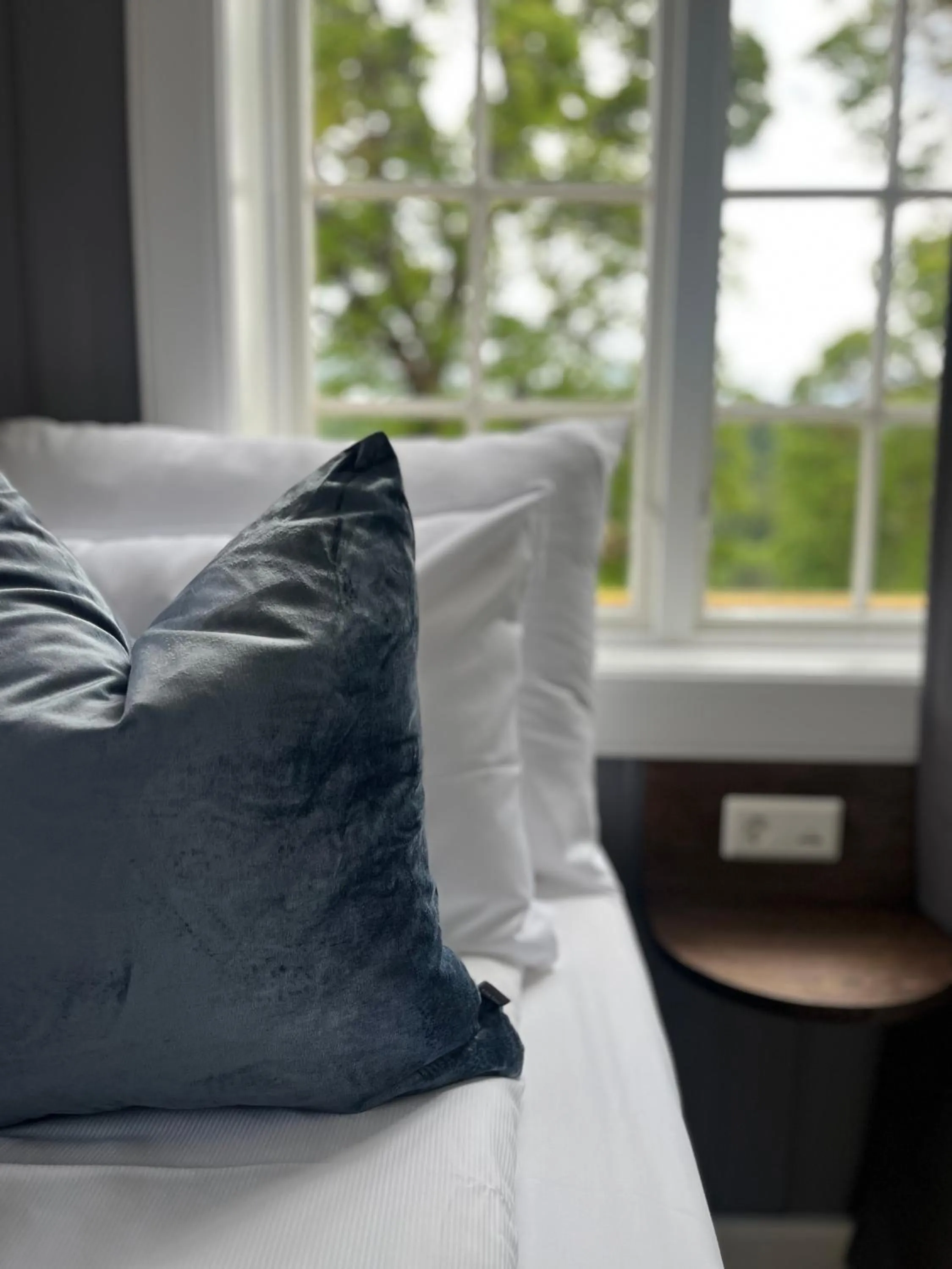 View (from property/room), Bed in Granavolden Hotel & Gjæstgiveri