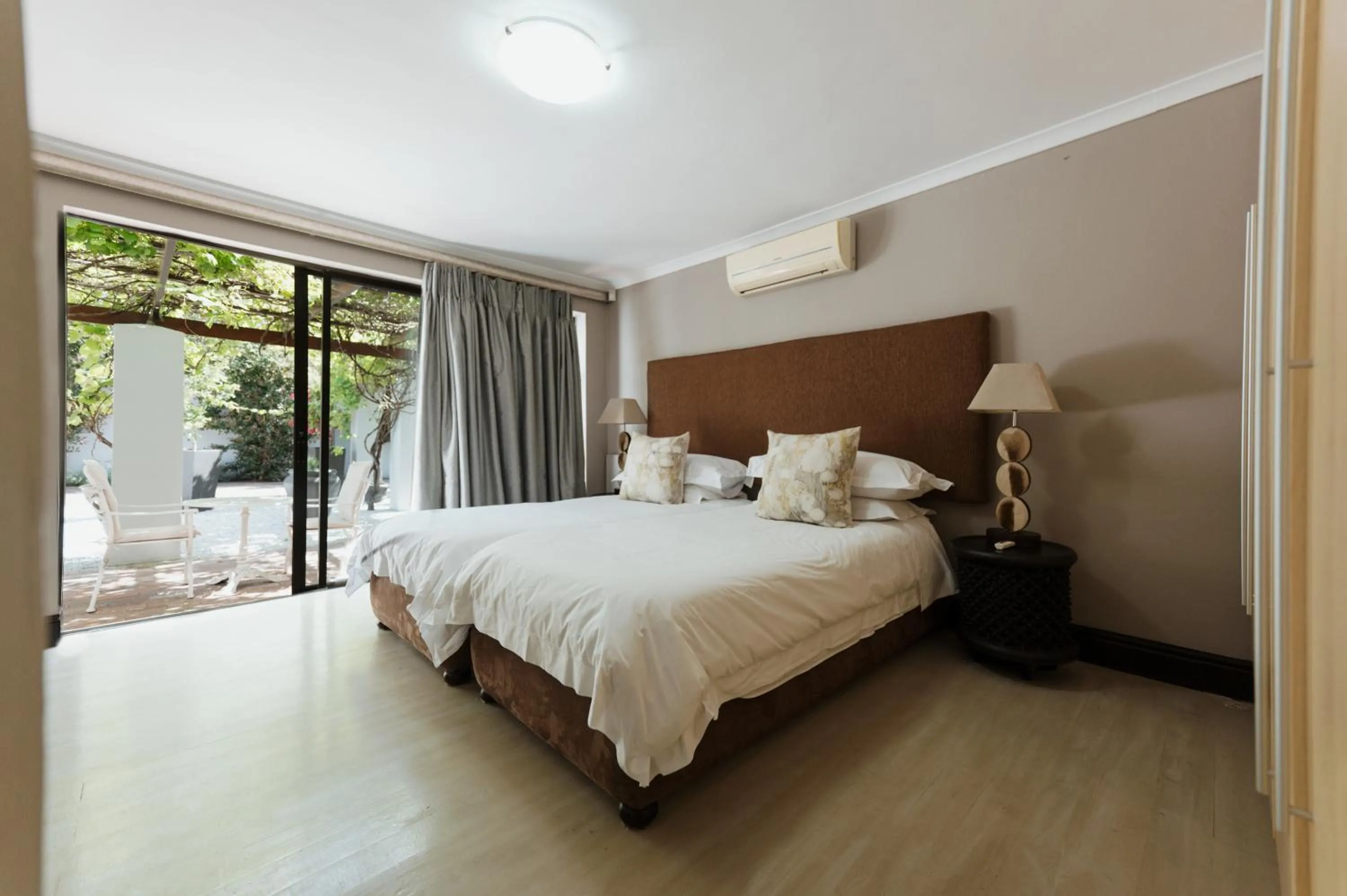 Bed in Whale Away Guest House