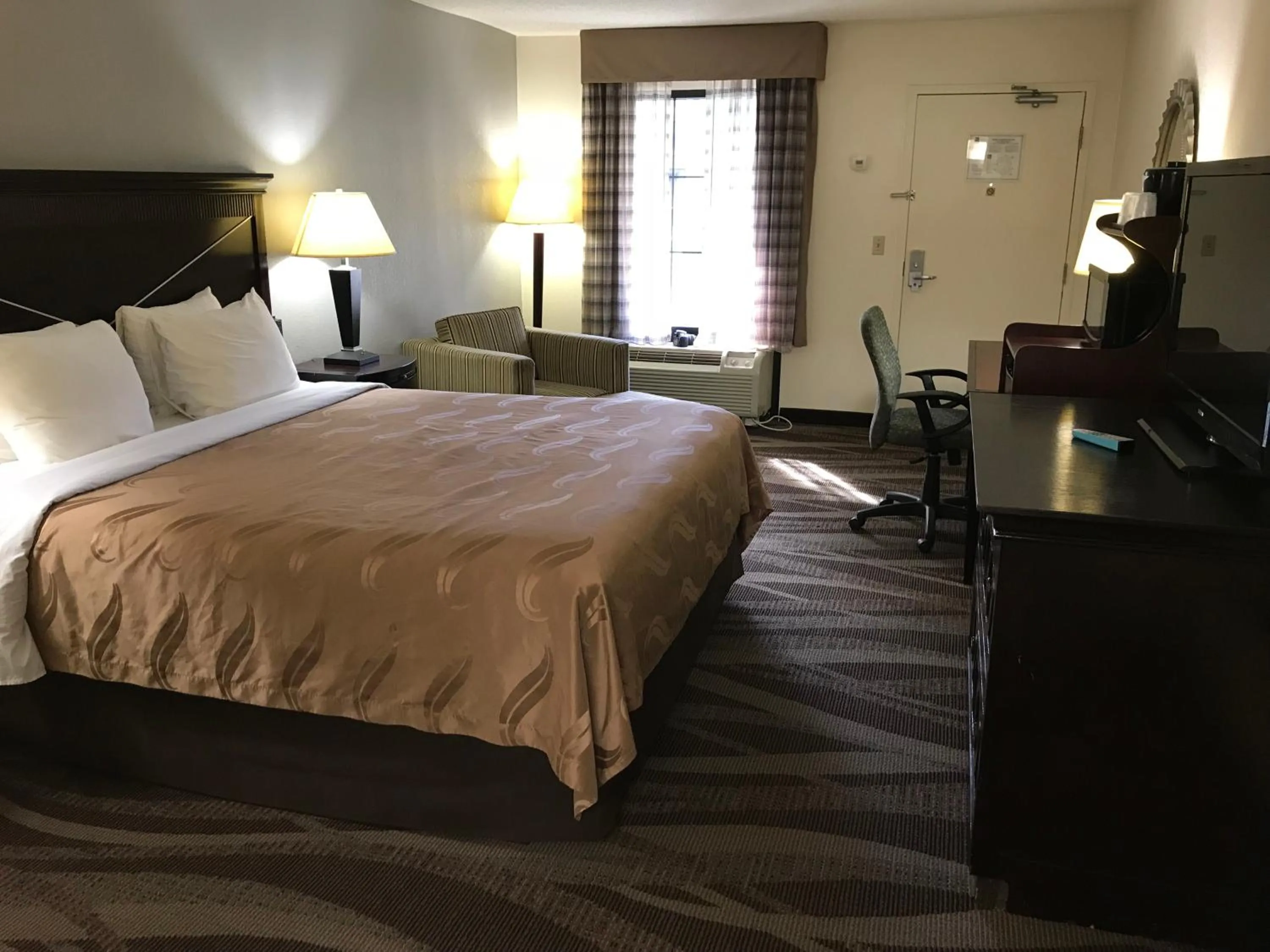 Photo of the whole room in Quality Inn Windsor Mill - Baltimore