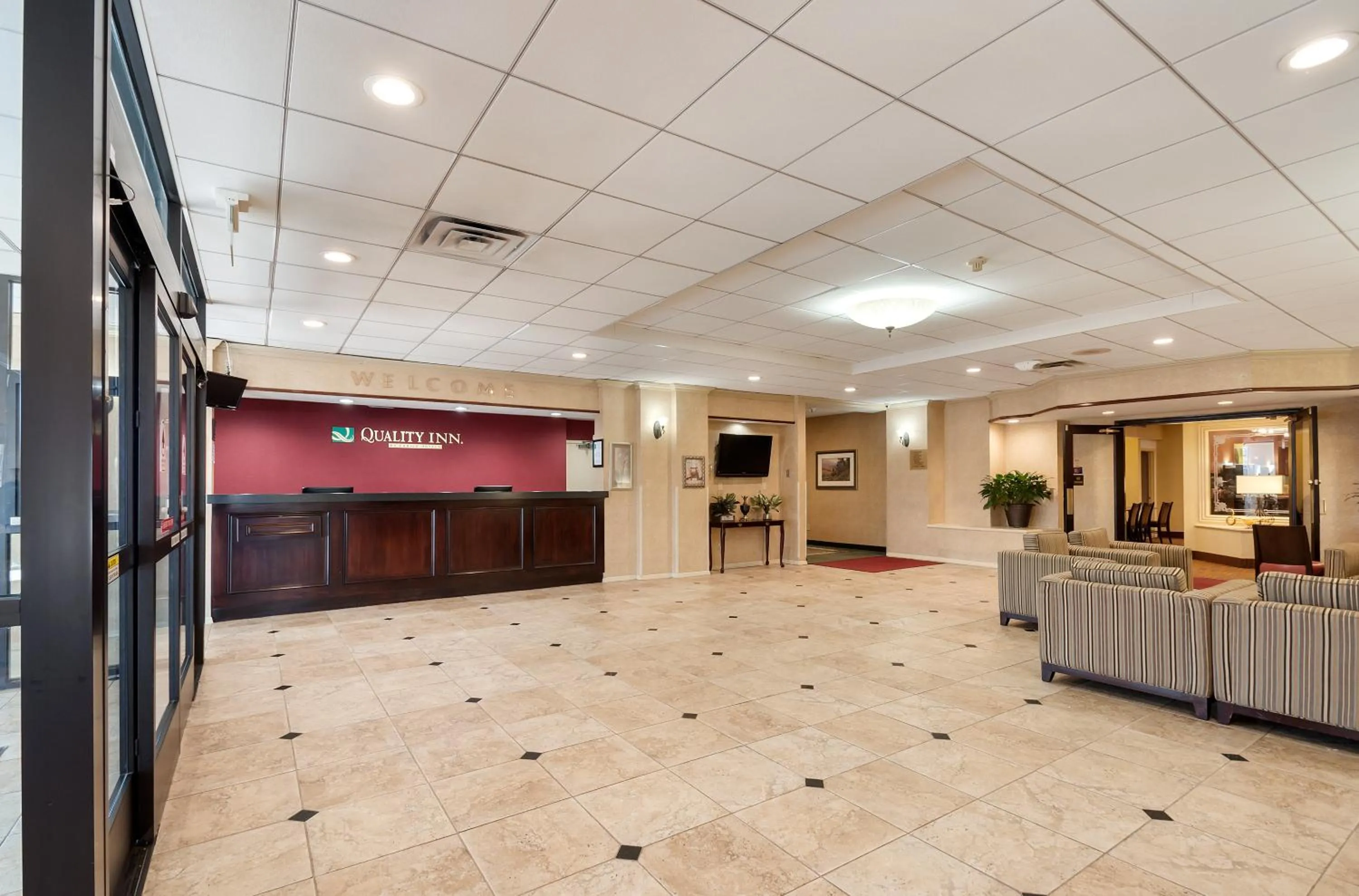 Lobby or reception in Quality Inn Windsor Mill - Baltimore