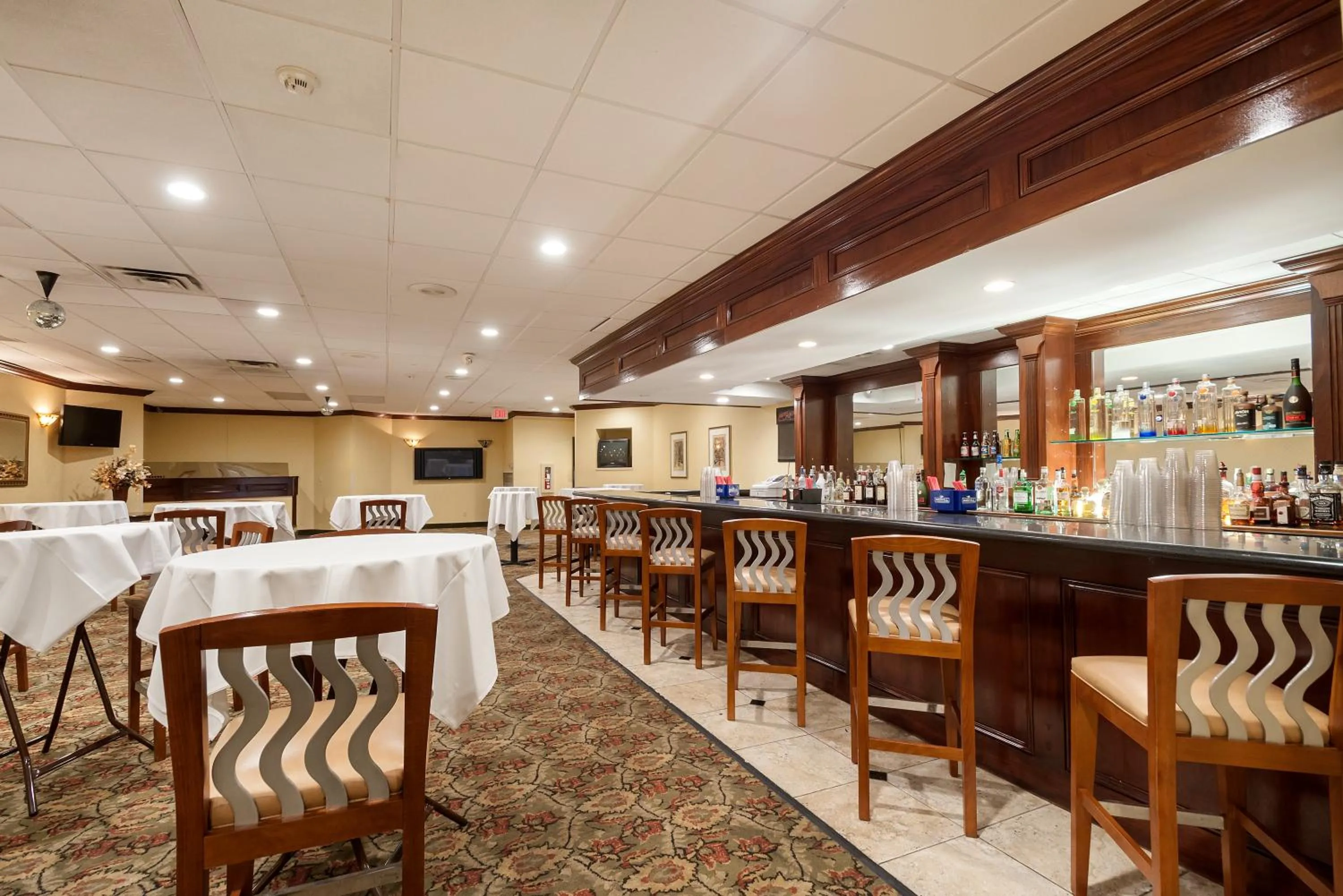 Lounge or bar in Quality Inn Windsor Mill - Baltimore