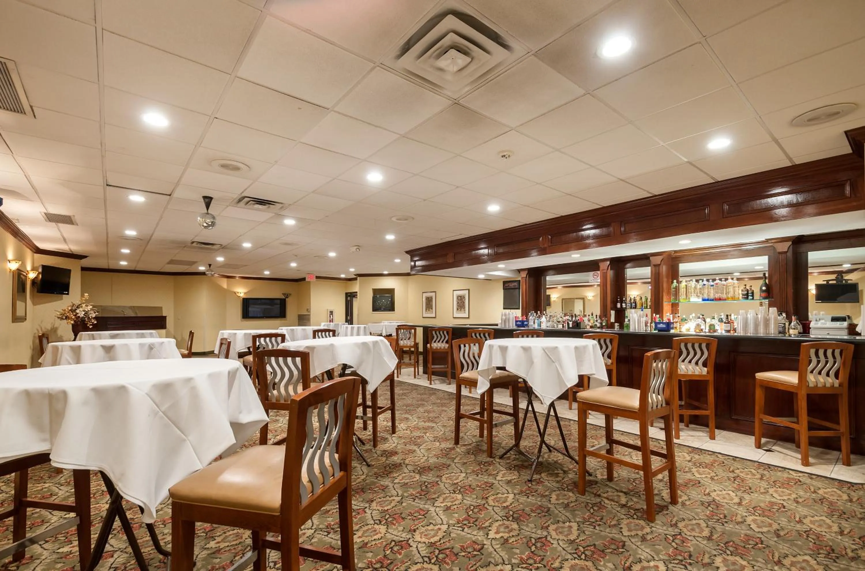 Lounge or bar in Quality Inn Windsor Mill - Baltimore