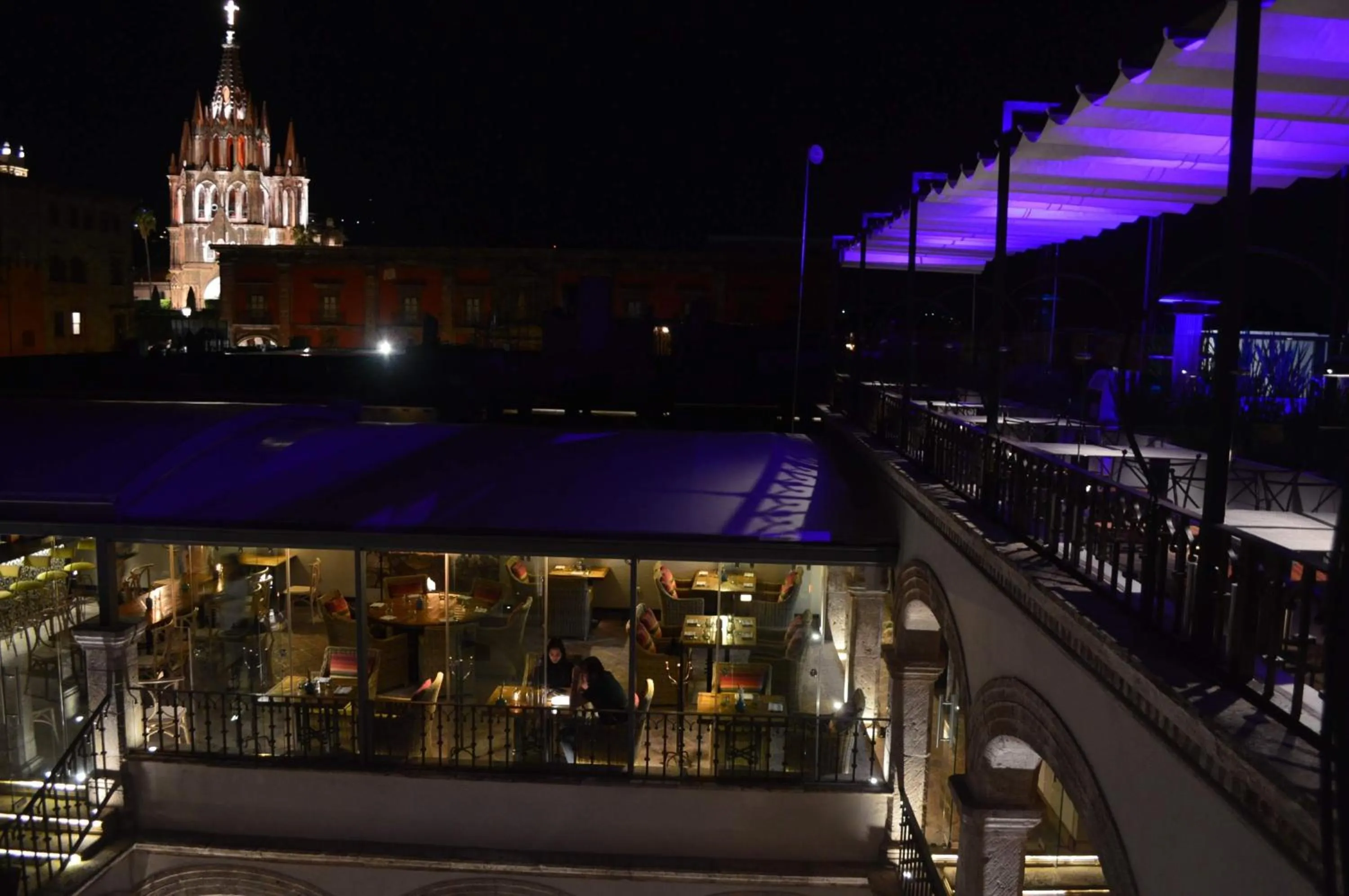 Restaurant/places to eat in Casa 1810 Hotel Boutique