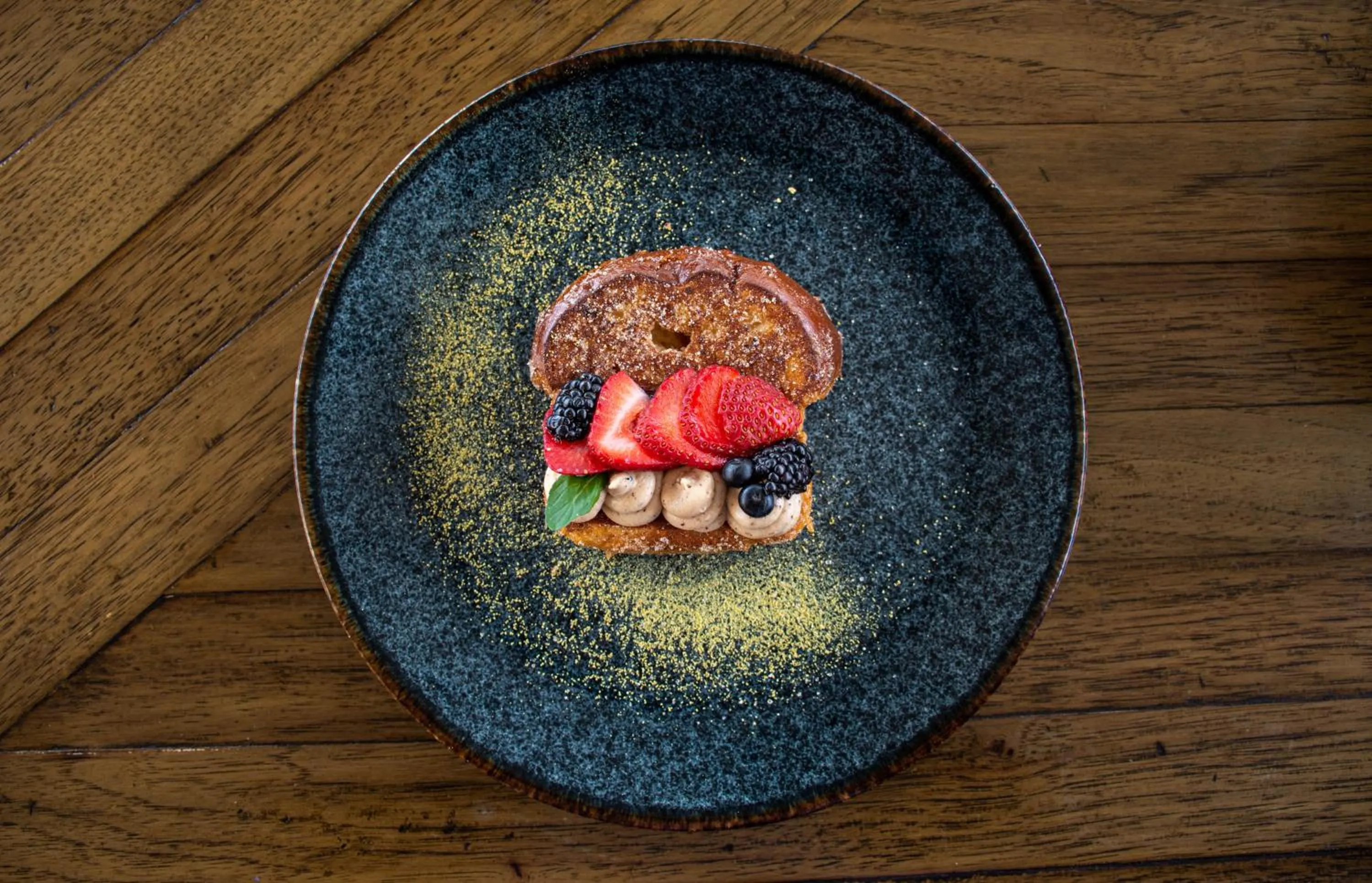 Restaurant/places to eat in Casa 1810 Hotel Boutique