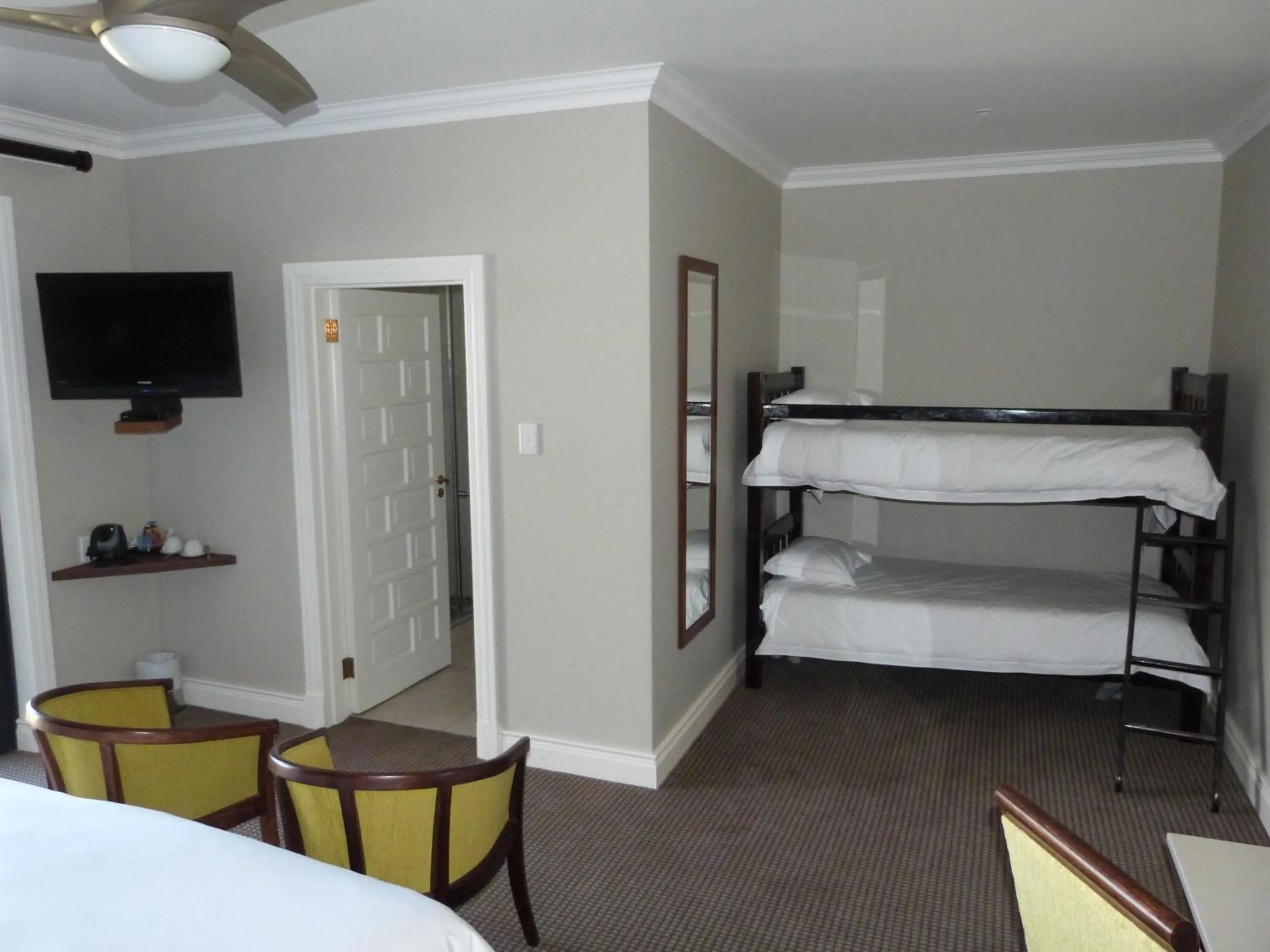 Shower, Bed in Premier Resort Mpongo Private Game Reserve