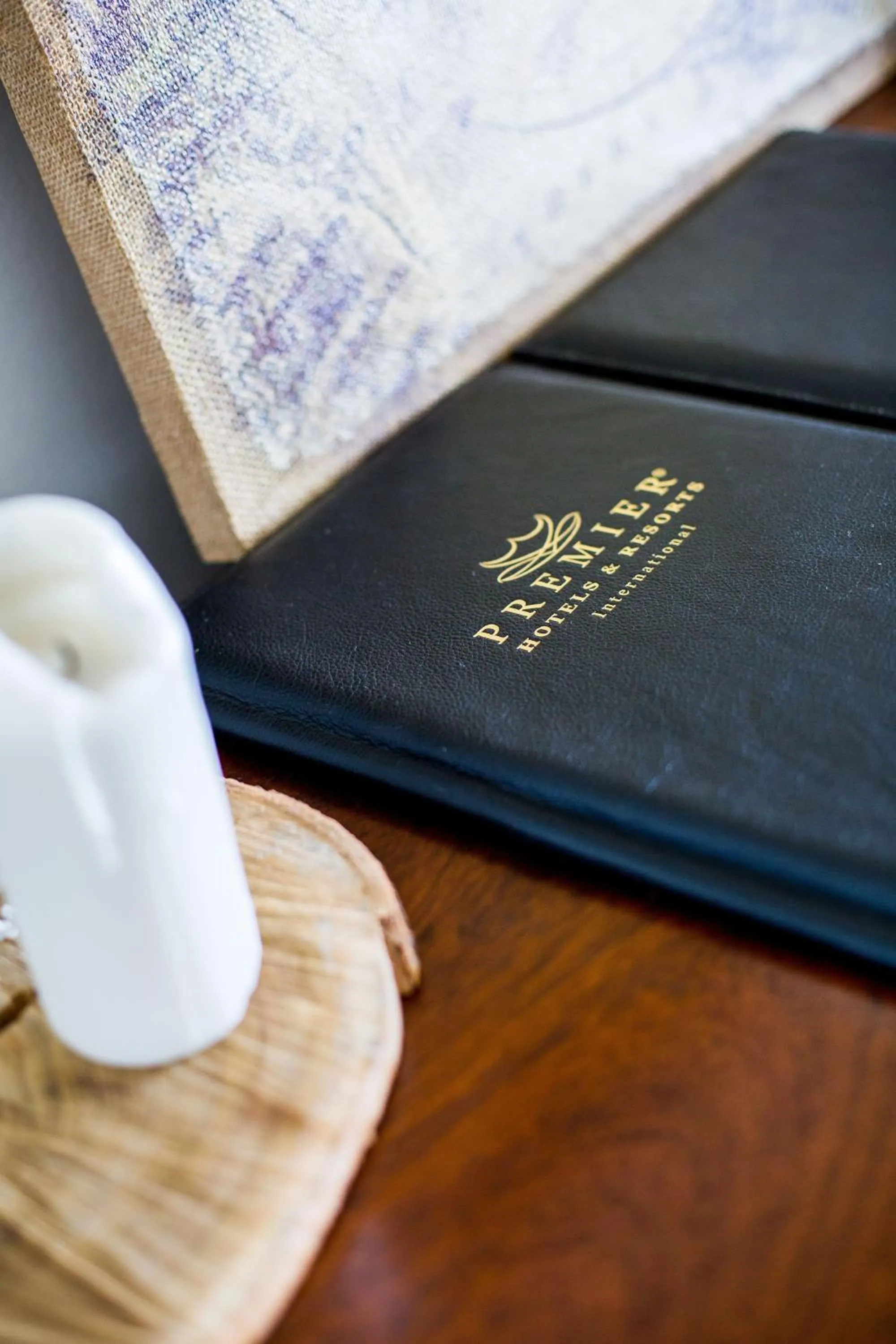 Logo/Certificate/Sign in Premier Resort Mpongo Private Game Reserve