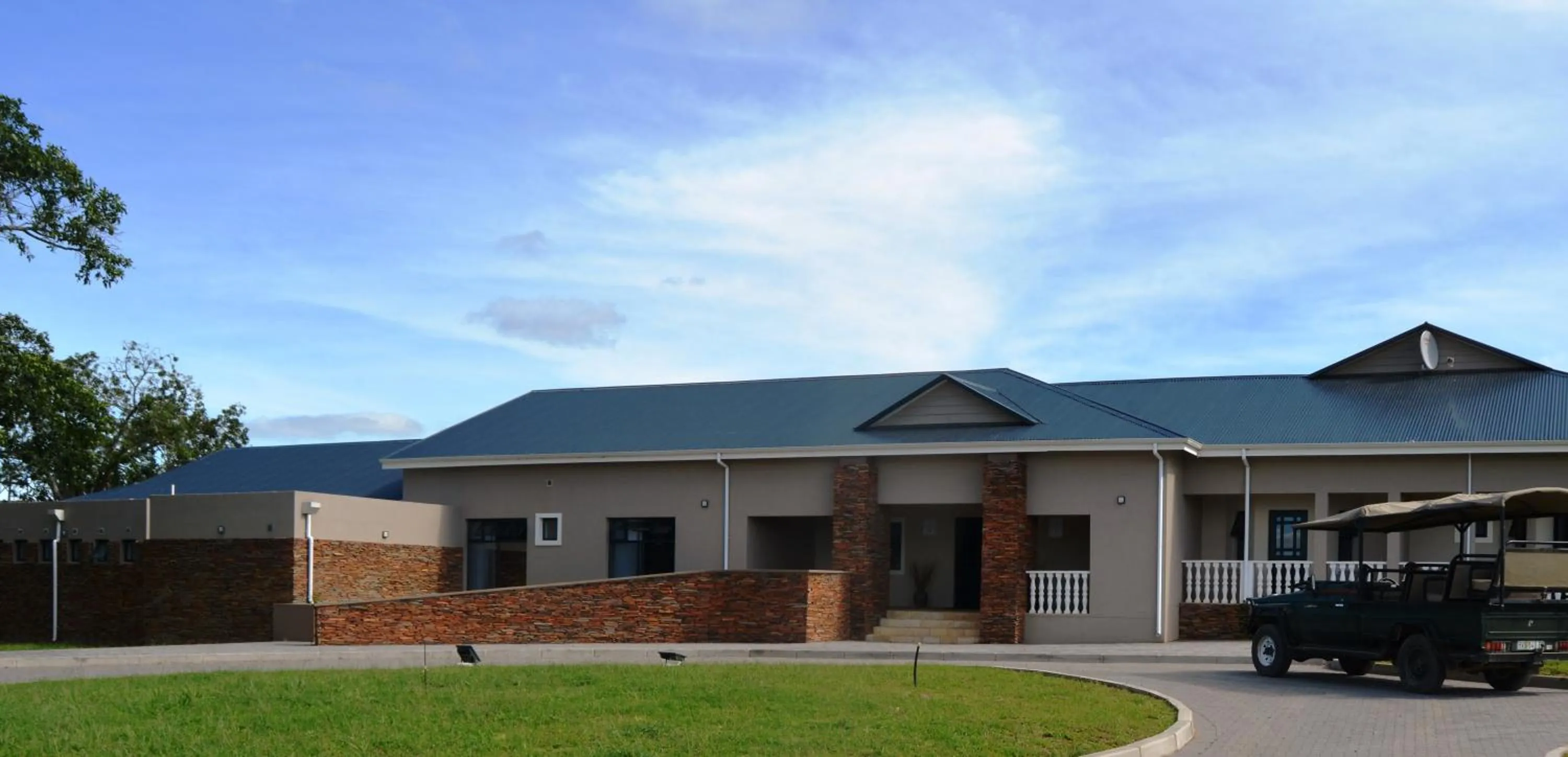 Shower in Premier Resort Mpongo Private Game Reserve