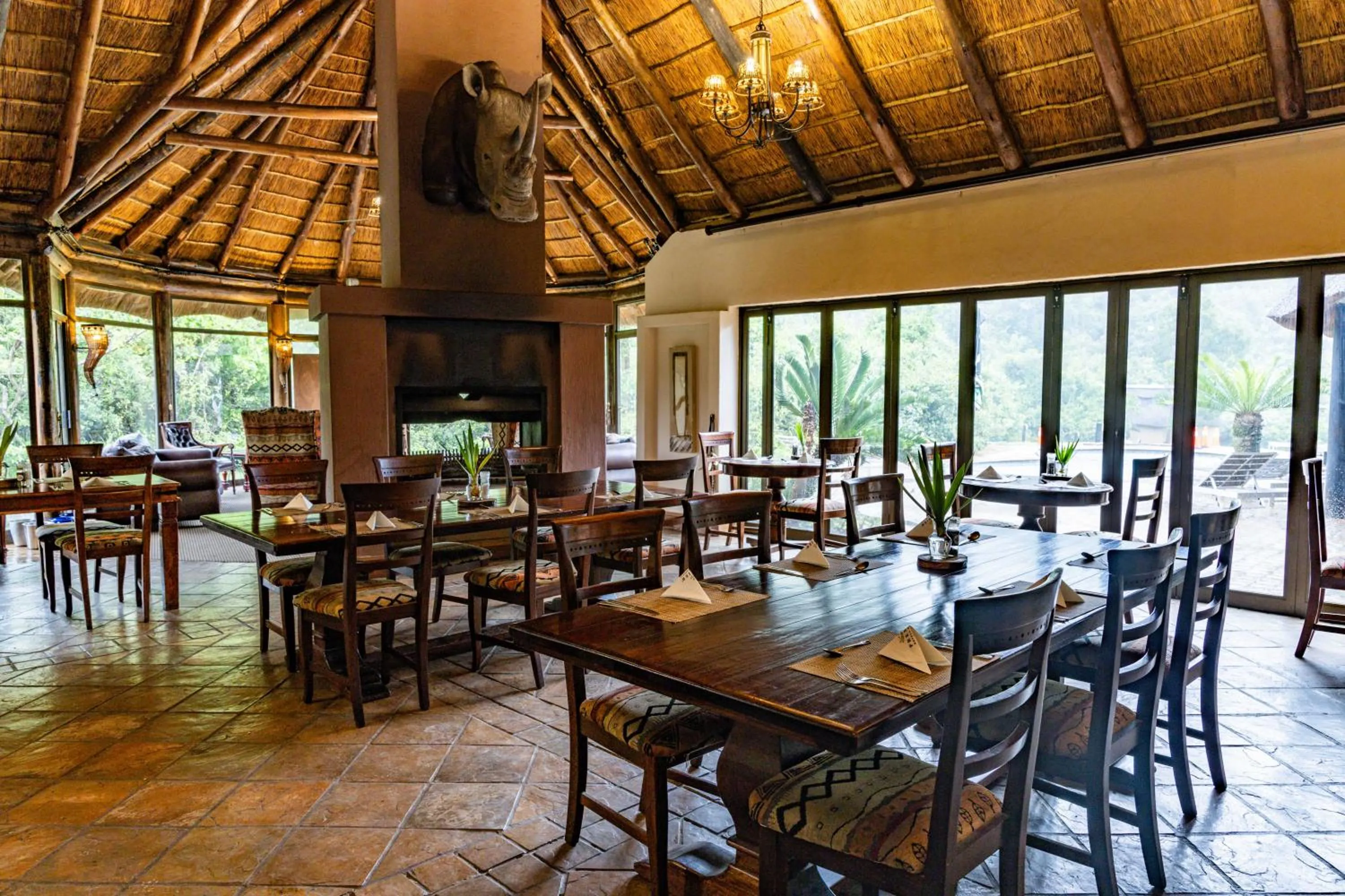 Restaurant/places to eat in Premier Resort Mpongo Private Game Reserve