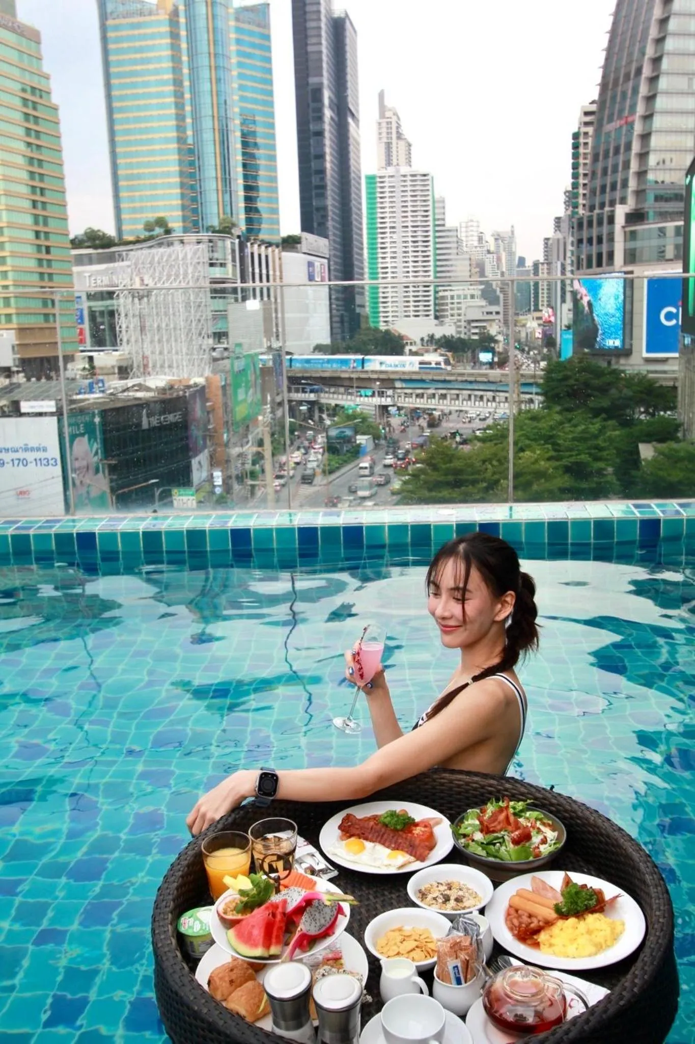 Restaurant/places to eat in Hotel Clover Asoke - SHA Extra Plus