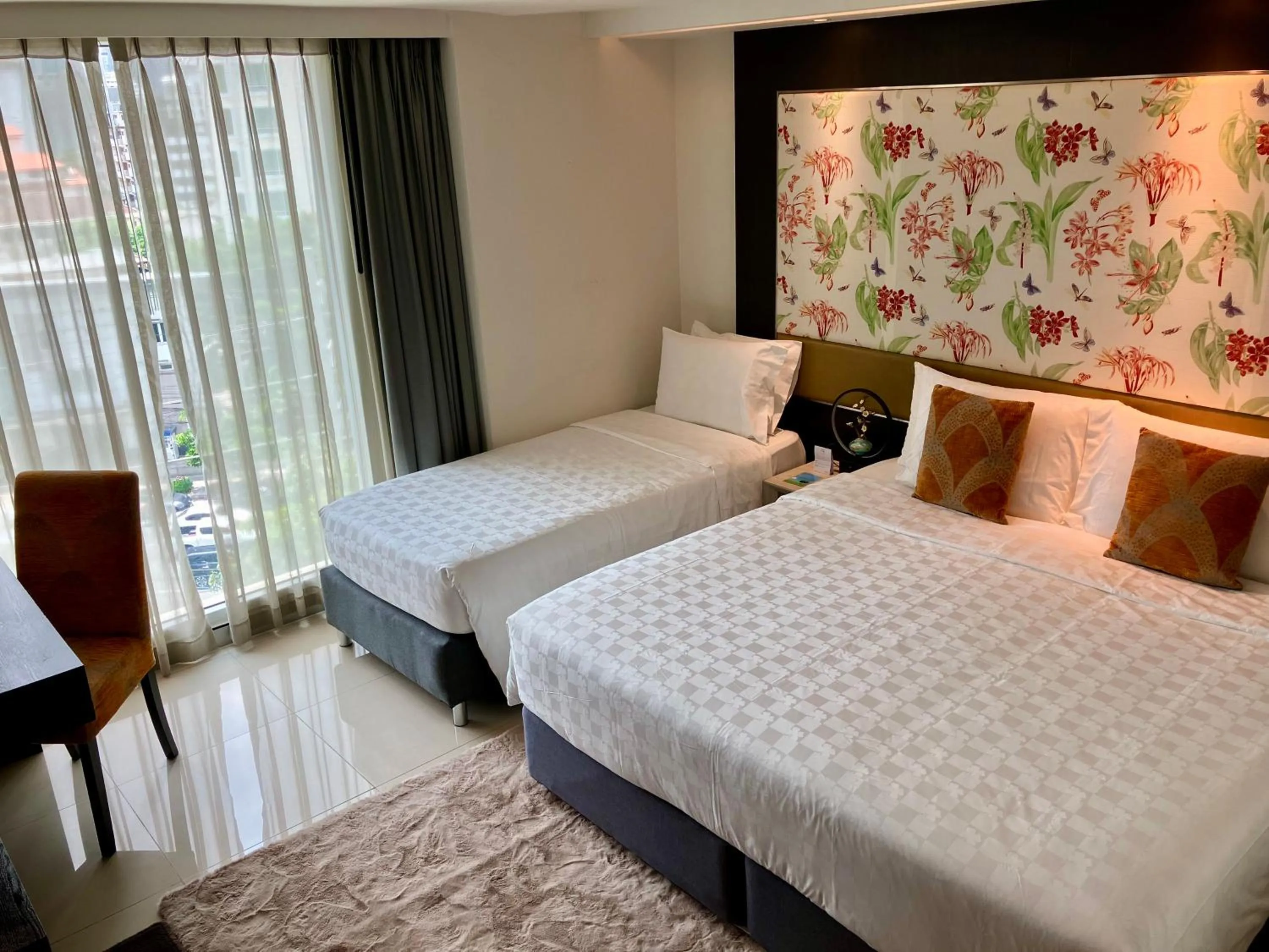 Bedroom, Bed in Hotel Clover Asoke - SHA Extra Plus