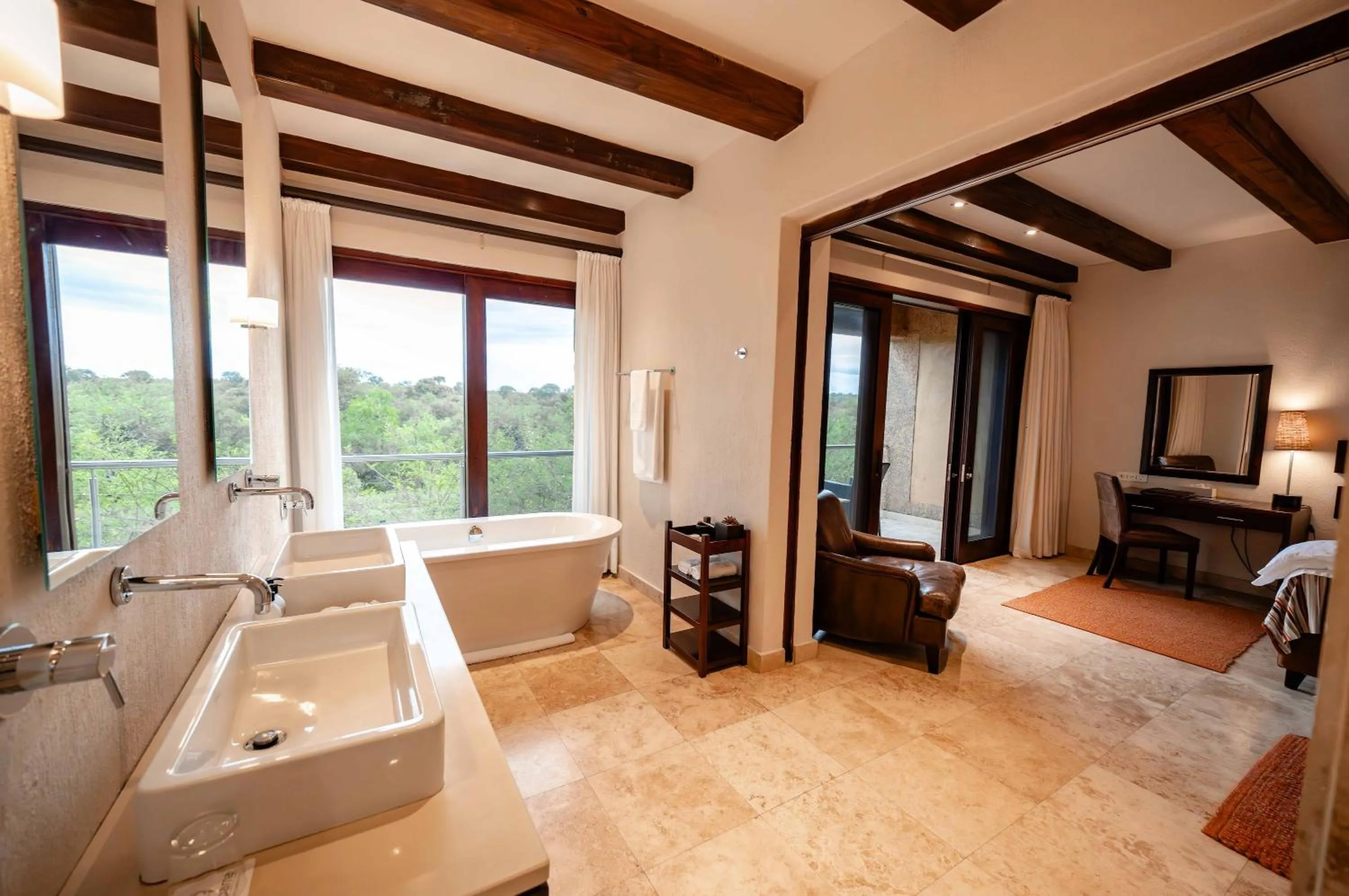 Bathroom, Bed in Kapama River Lodge