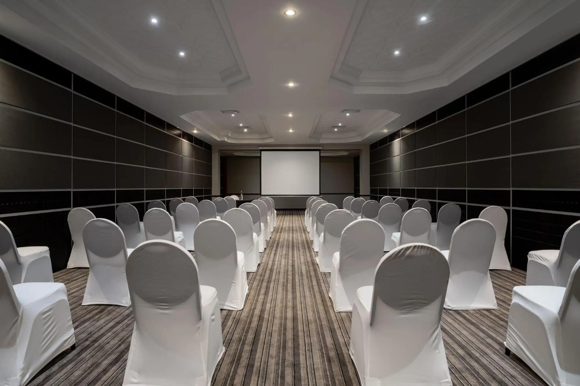Business facilities in Premier Hotel Regent