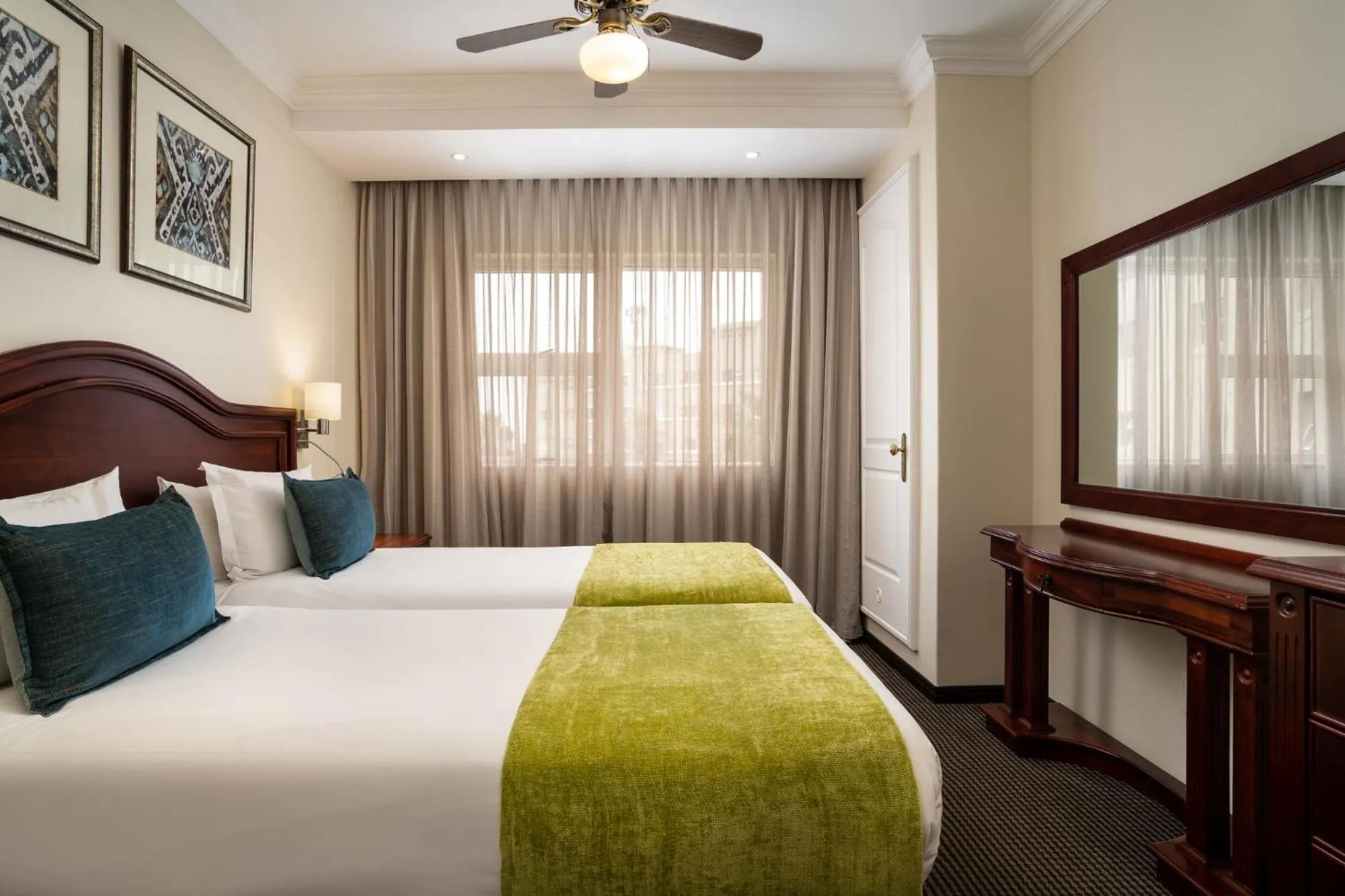 Bedroom, Bed in Premier Hotel Regent