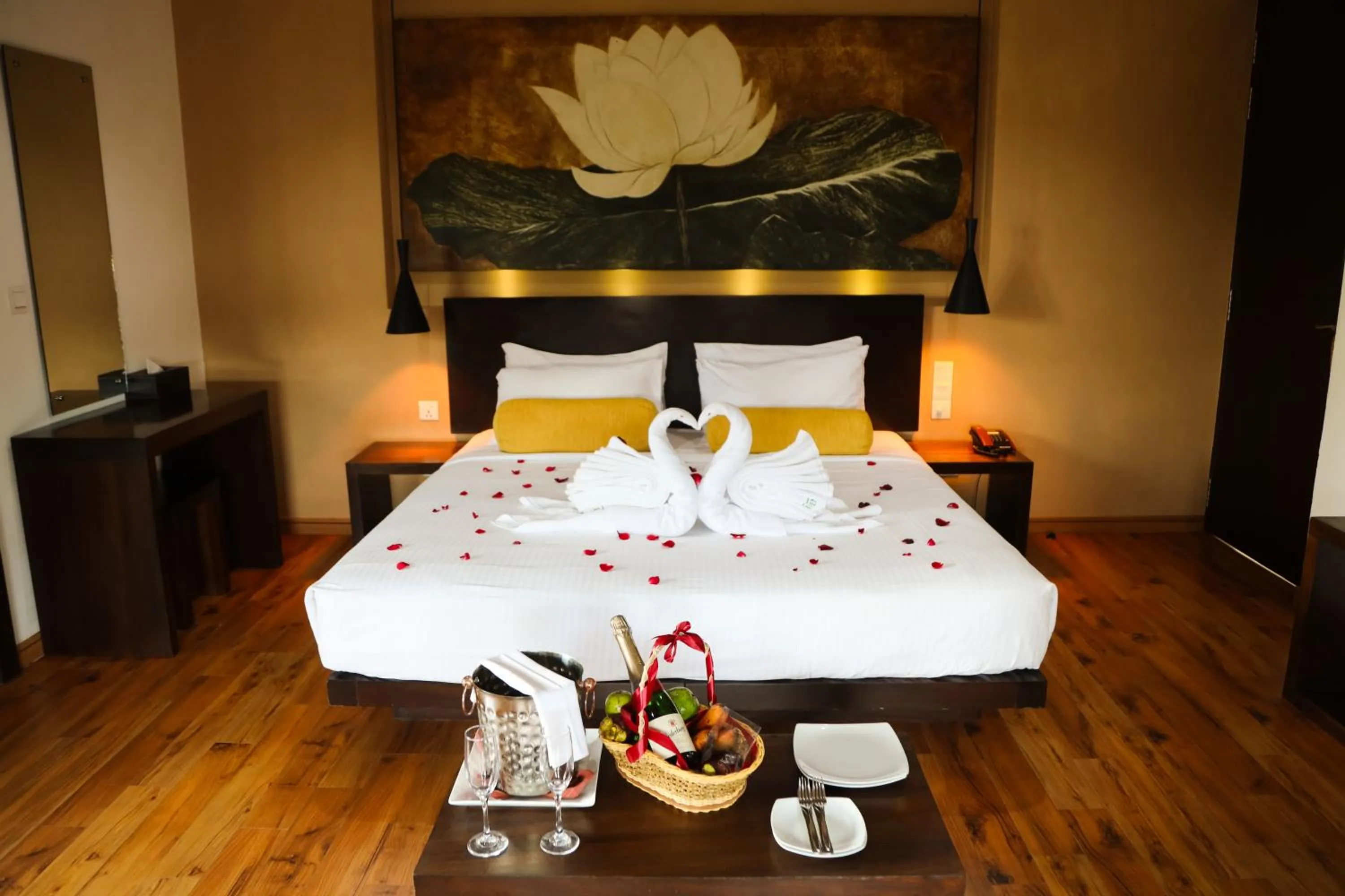 Suite with Private Terrace & Jacuzzi (Free Airport Pick-up OR Drop-off) in Terrace Green Hotel and Spa - Free Airport Shuttle Service