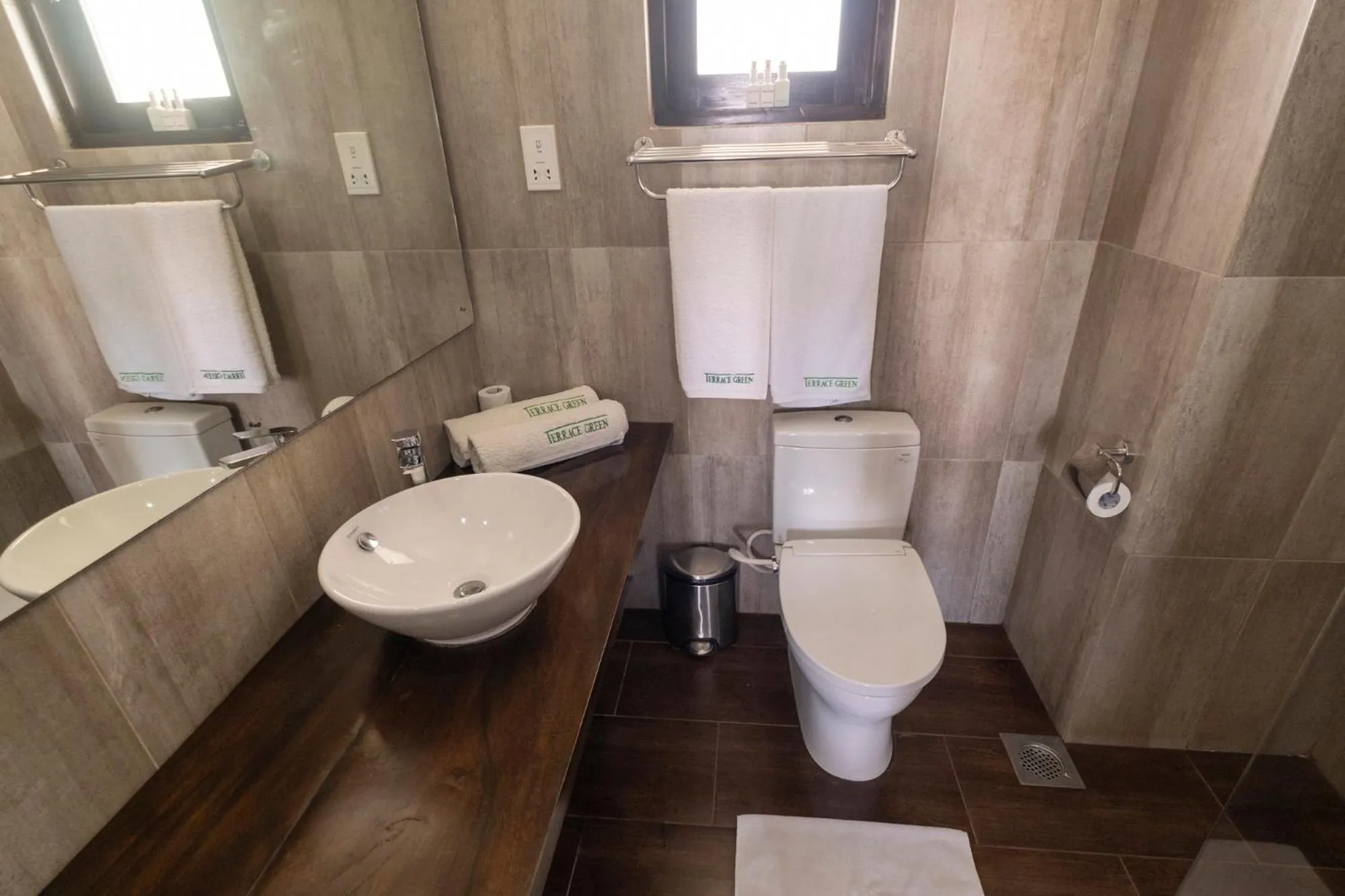 Shower in Terrace Green Hotel and Spa - Free Airport Shuttle Service