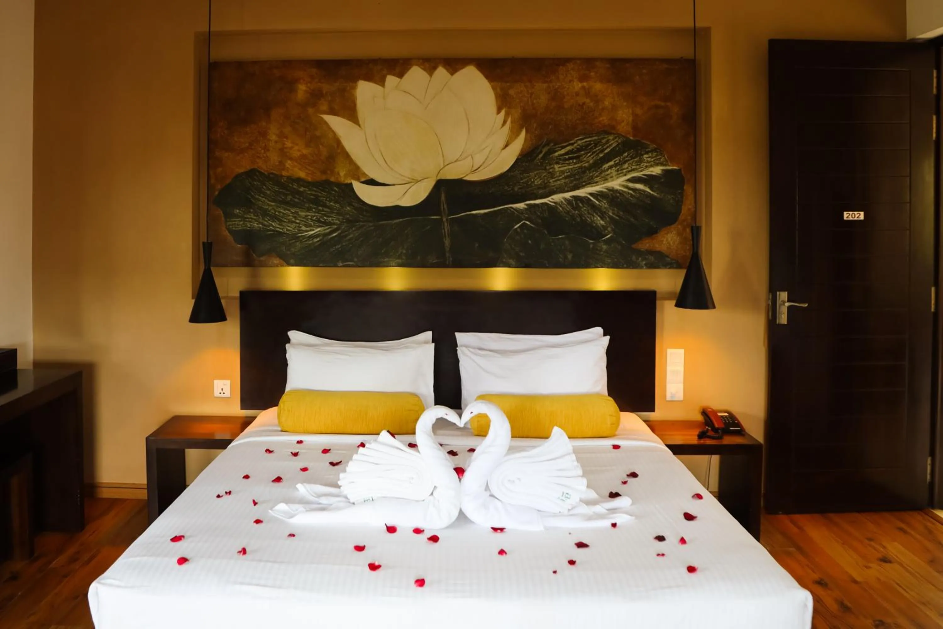 Bed in Terrace Green Hotel and Spa - Free Airport Shuttle Service