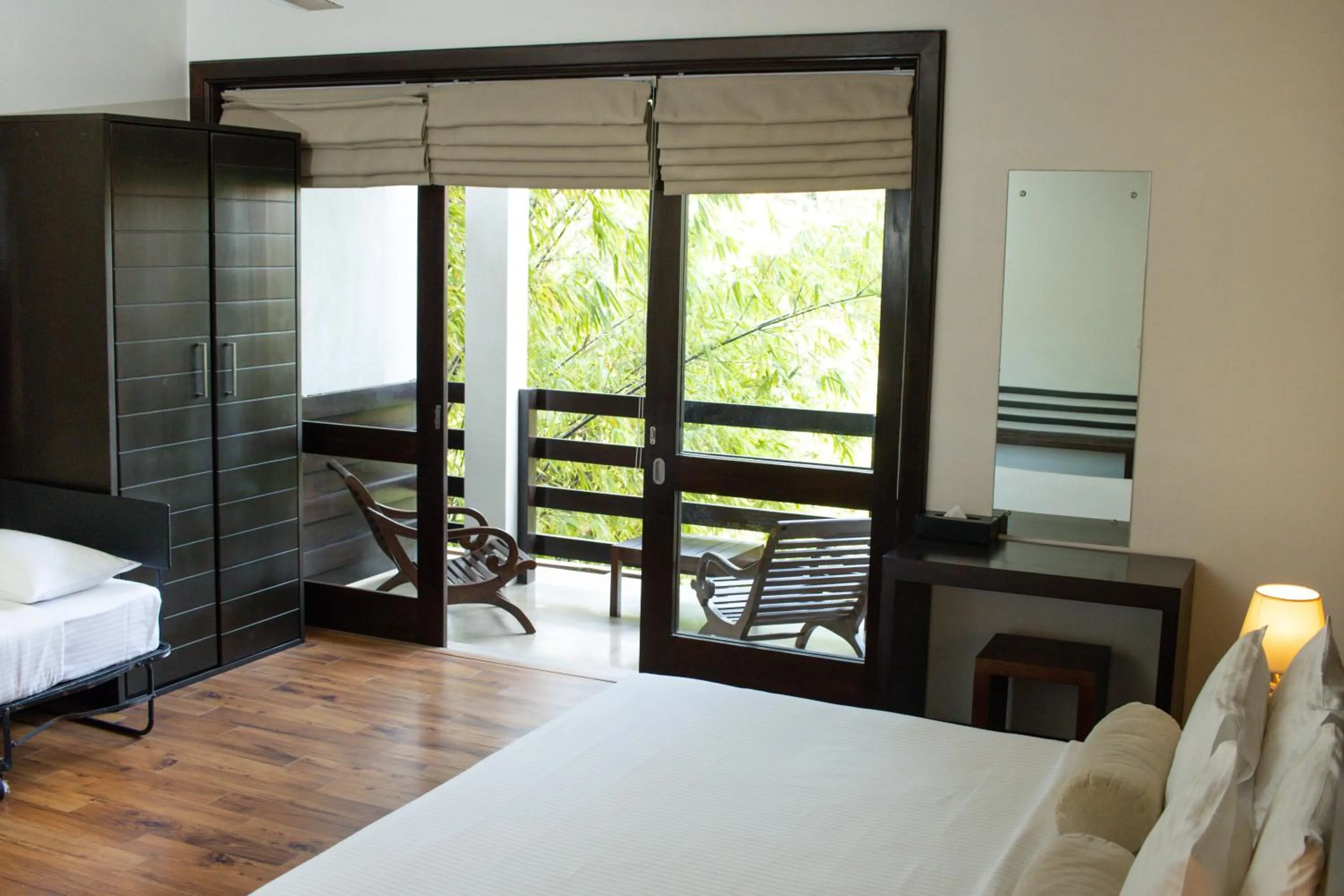 Balcony/Terrace, Bed in Terrace Green Hotel and Spa - Free Airport Shuttle Service