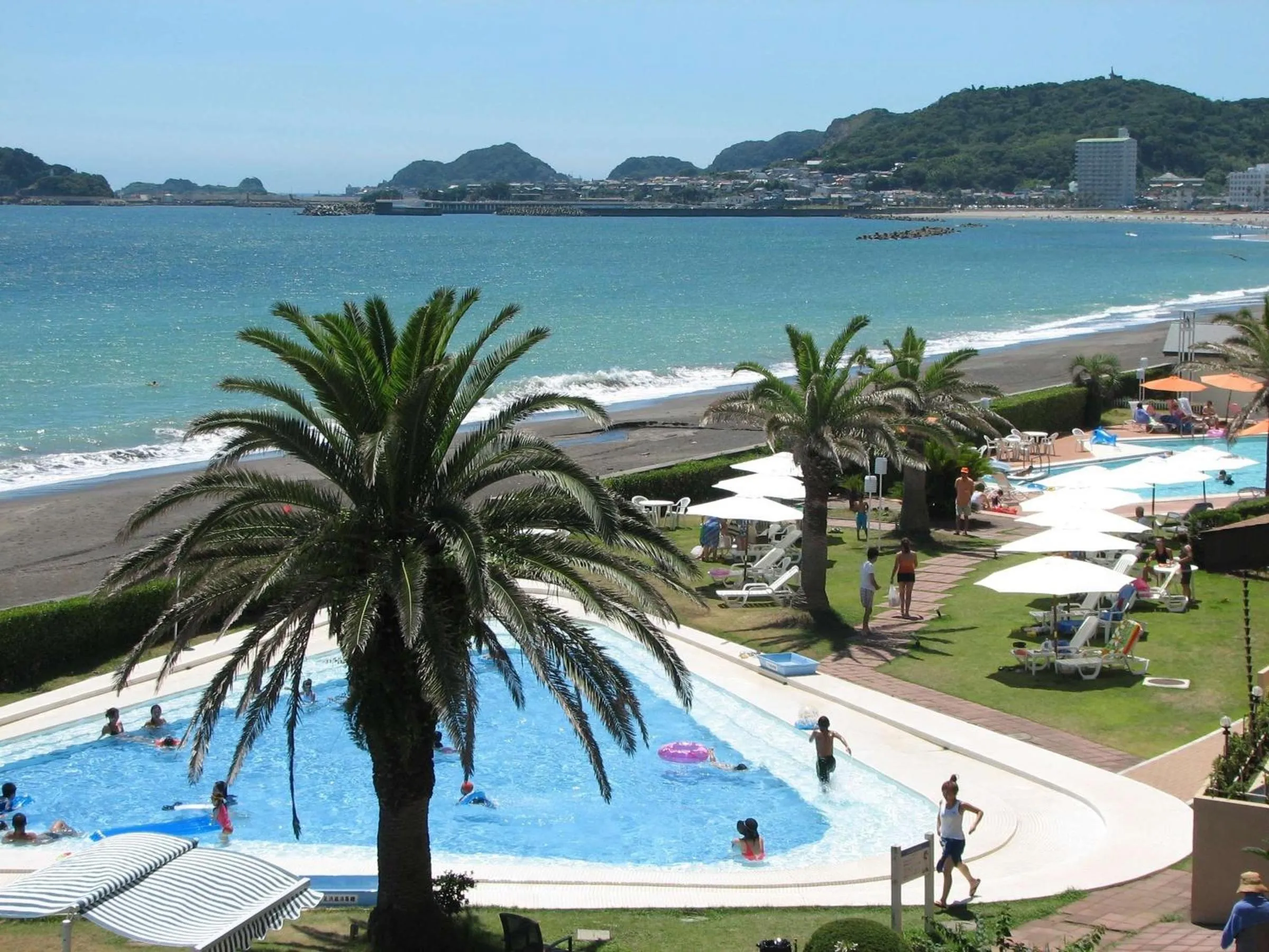 Swimming pool in Kamogawa Grand Hotel