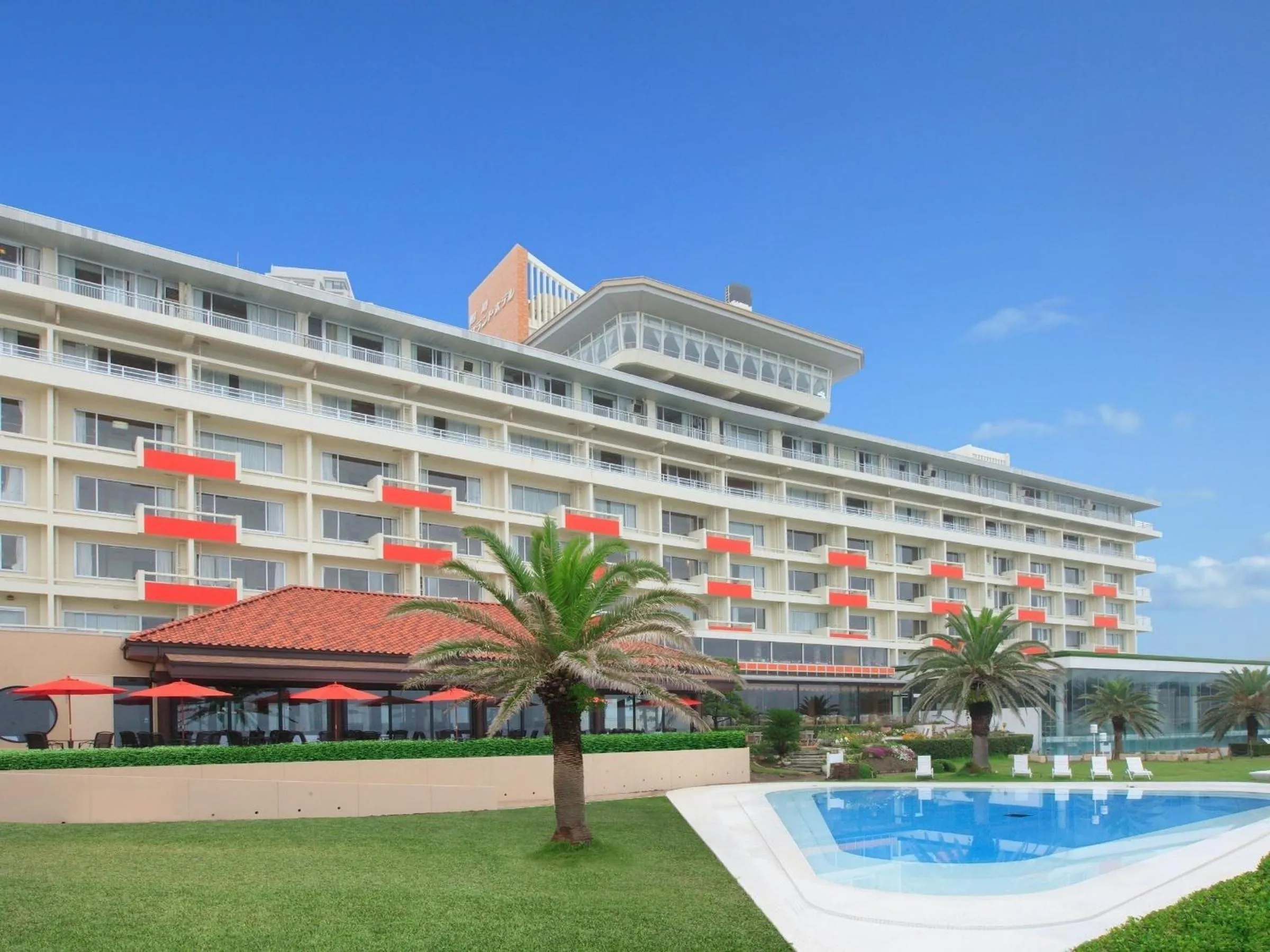 Facade/entrance in Kamogawa Grand Hotel