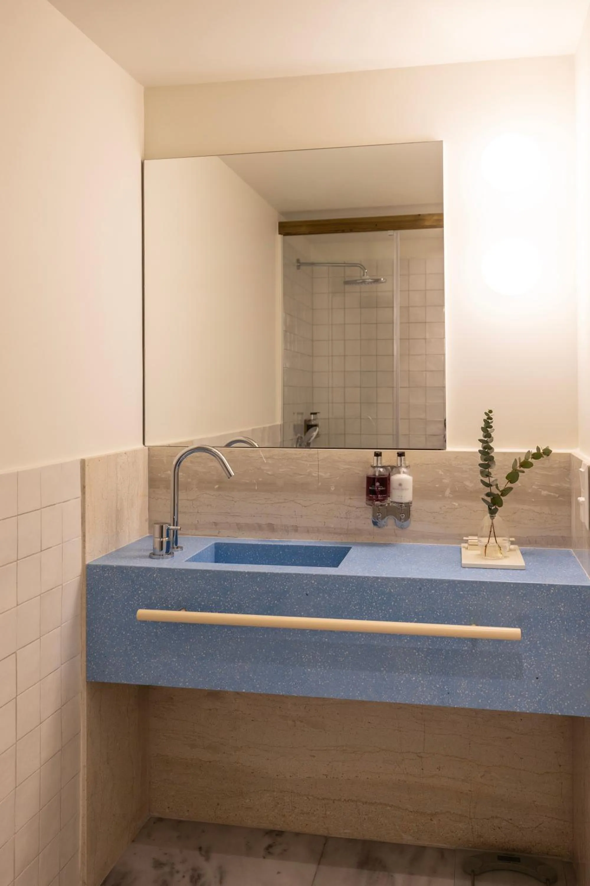 Bathroom in Milioni by Oniro