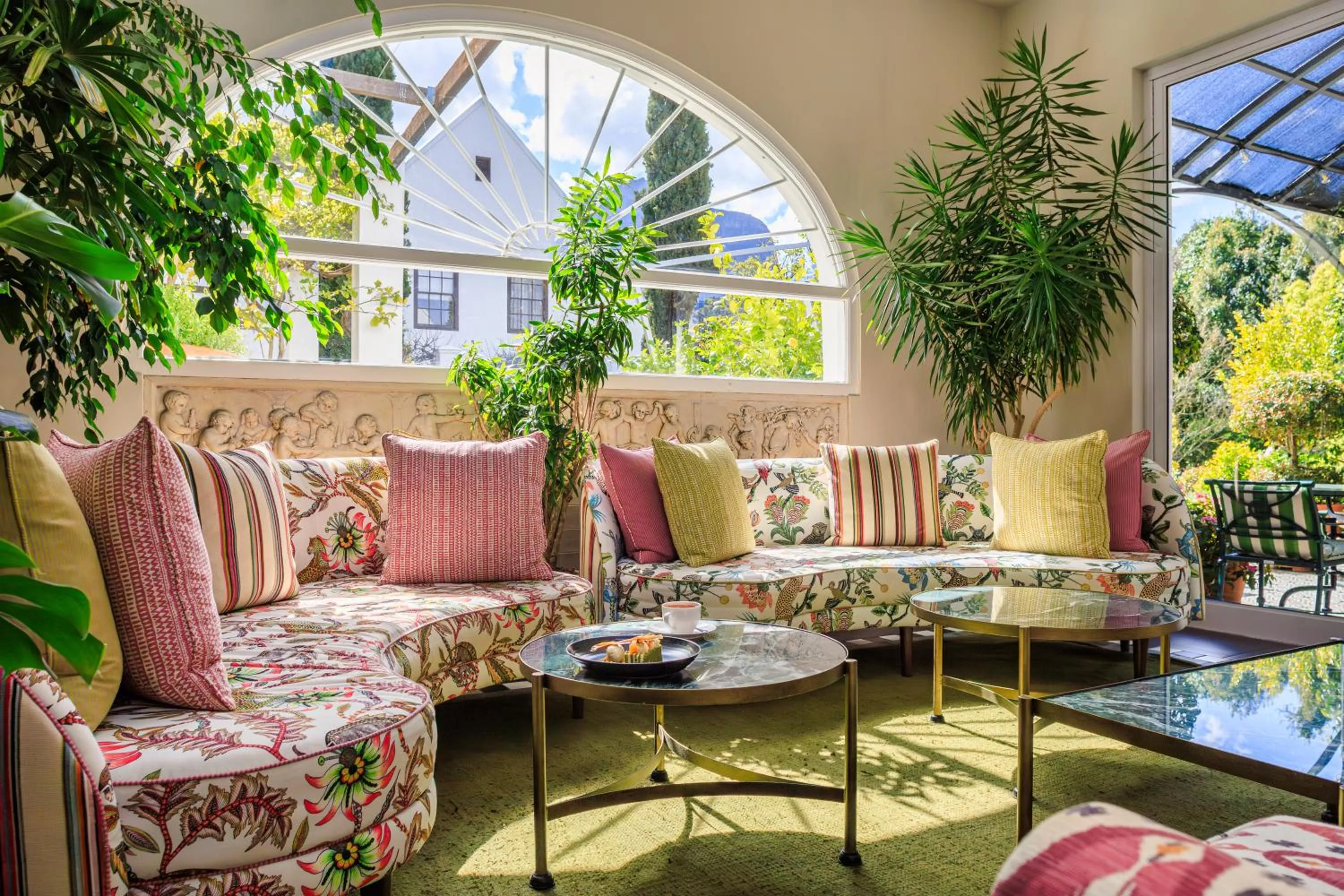 Lounge or bar in The Cellars-Hohenort