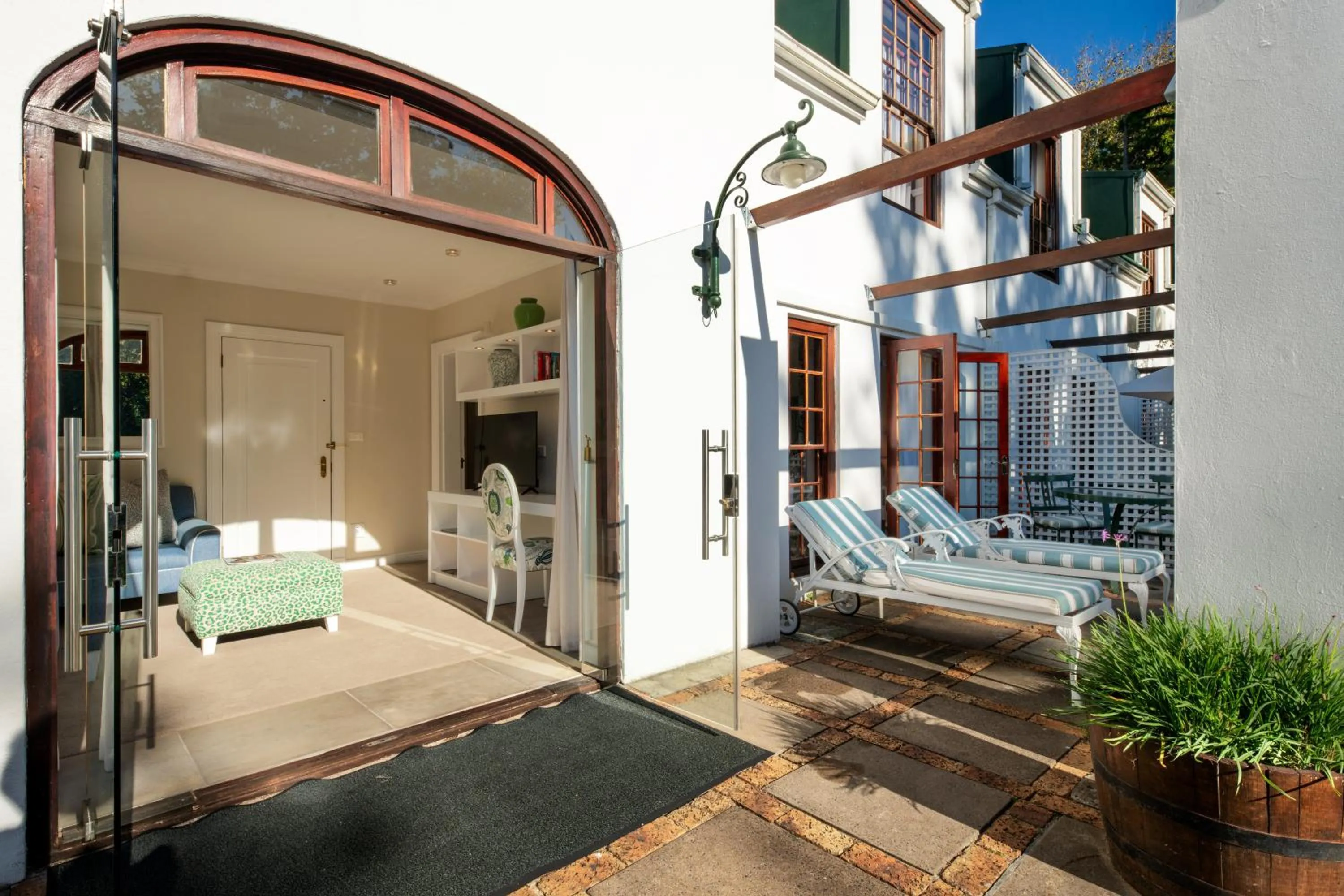 Patio in The Cellars-Hohenort