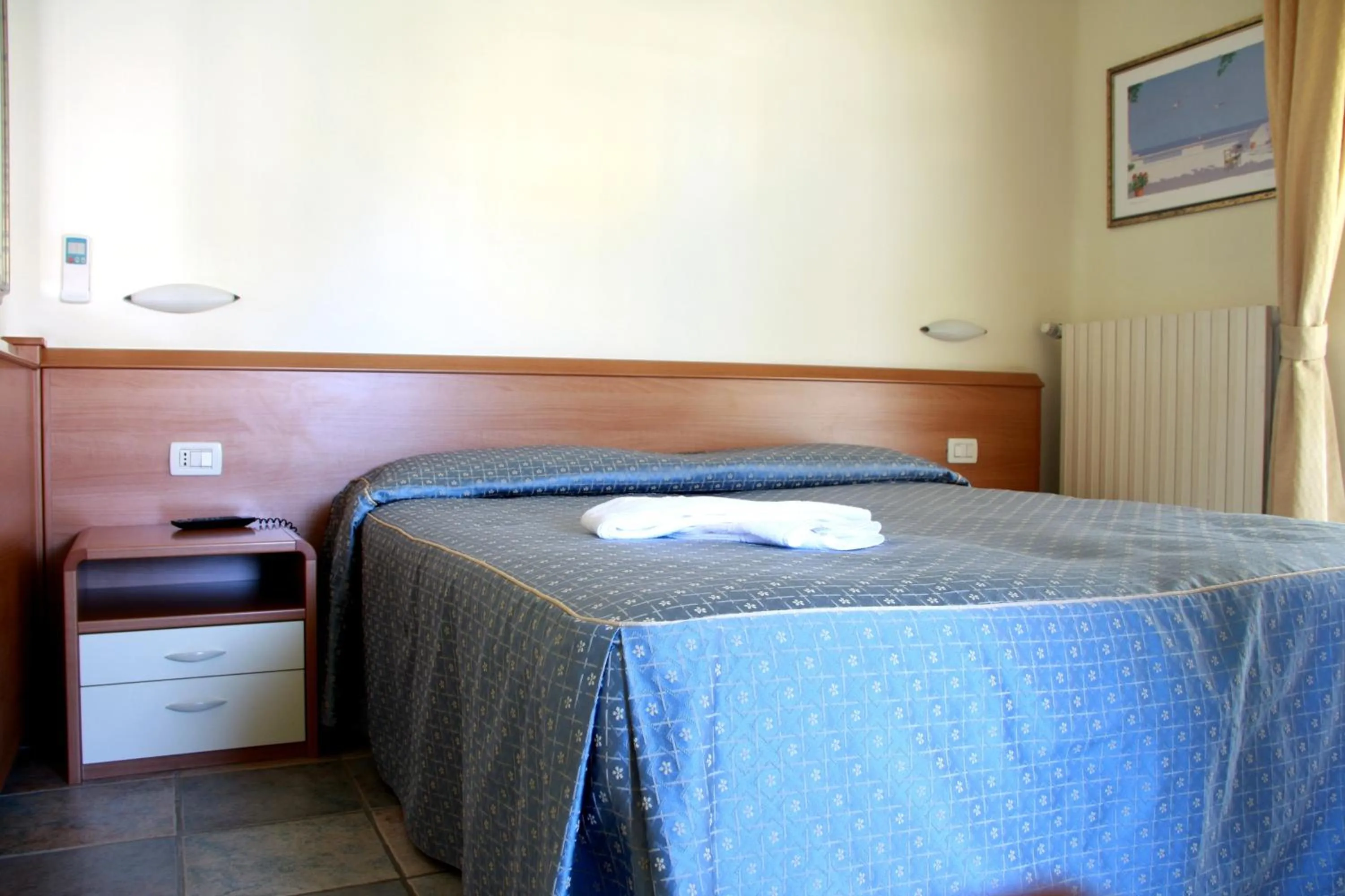 Photo of the whole room in Hotel Angela