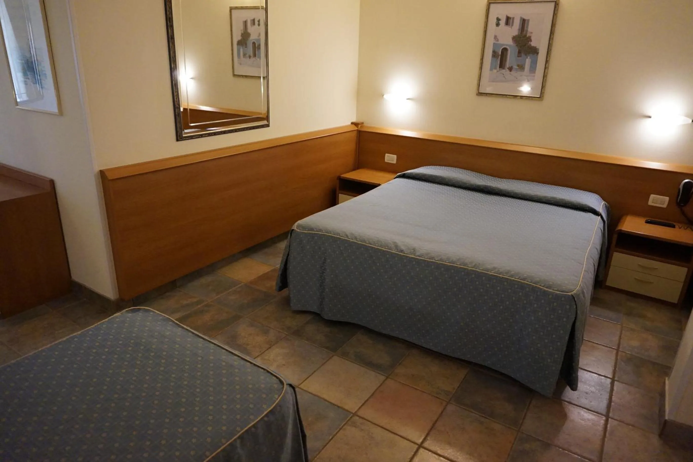 Photo of the whole room in Hotel Angela