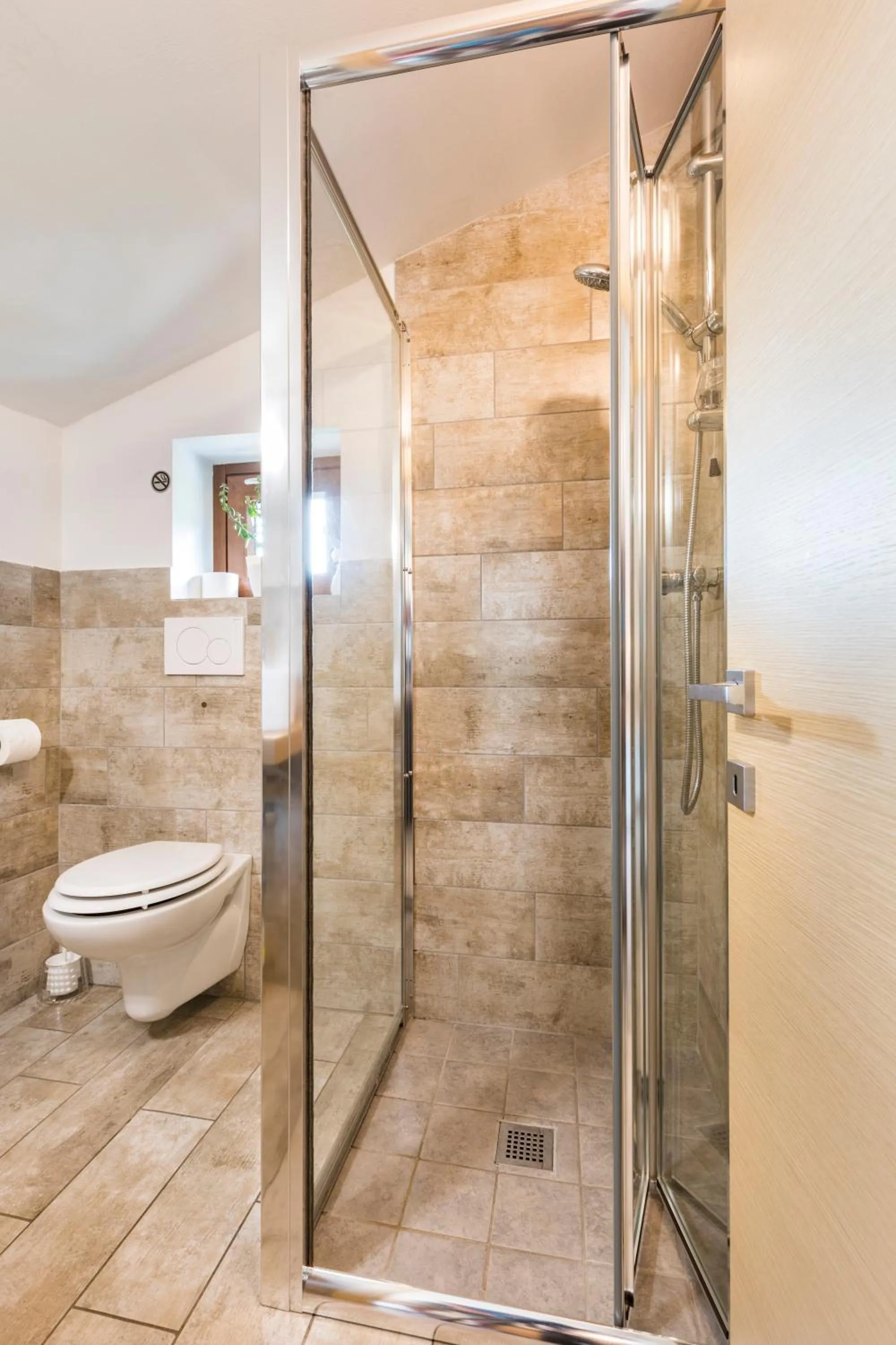 Shower in B&B Valtellina Mon Amour