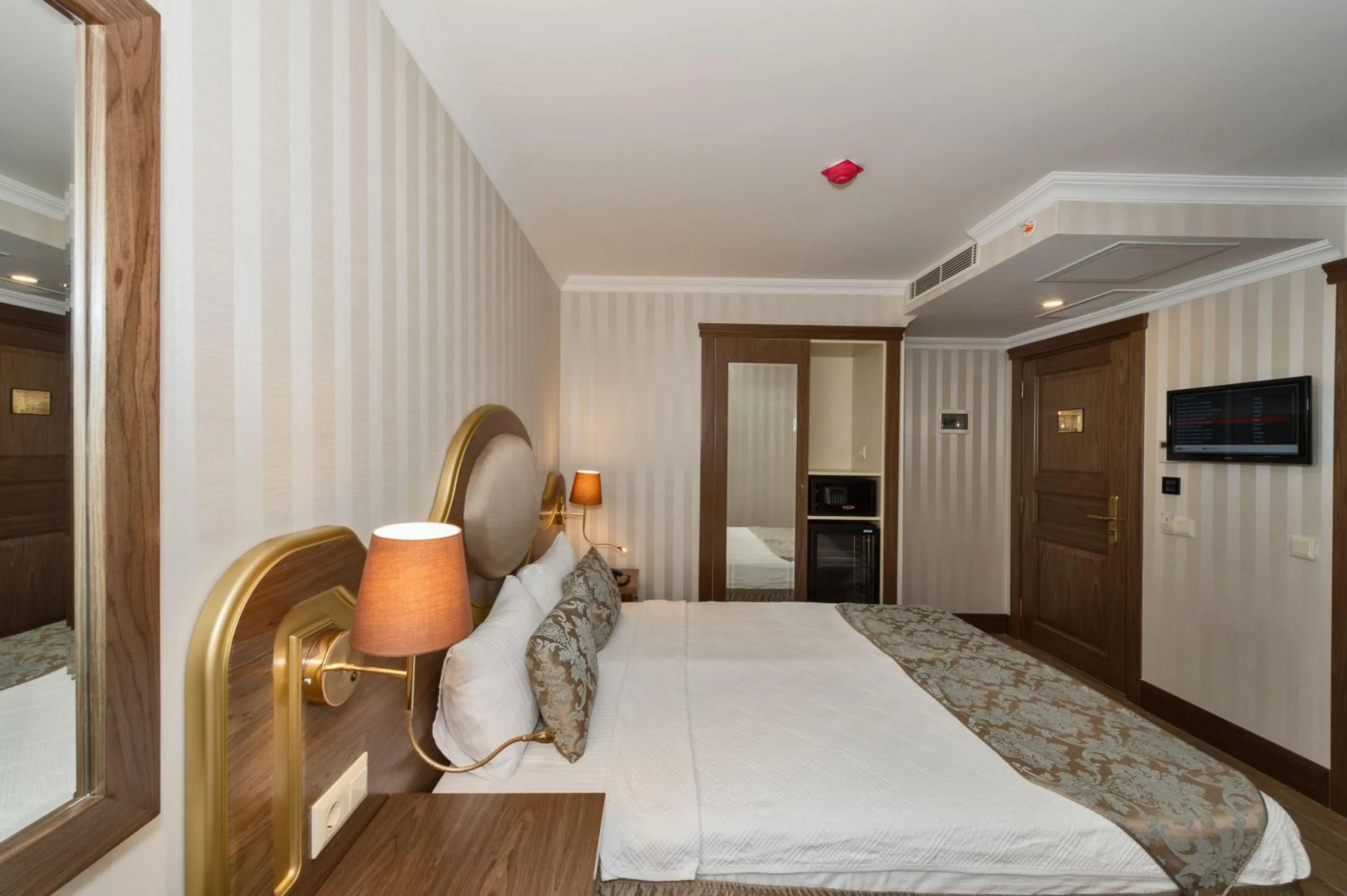 Bed in The Central Hotel