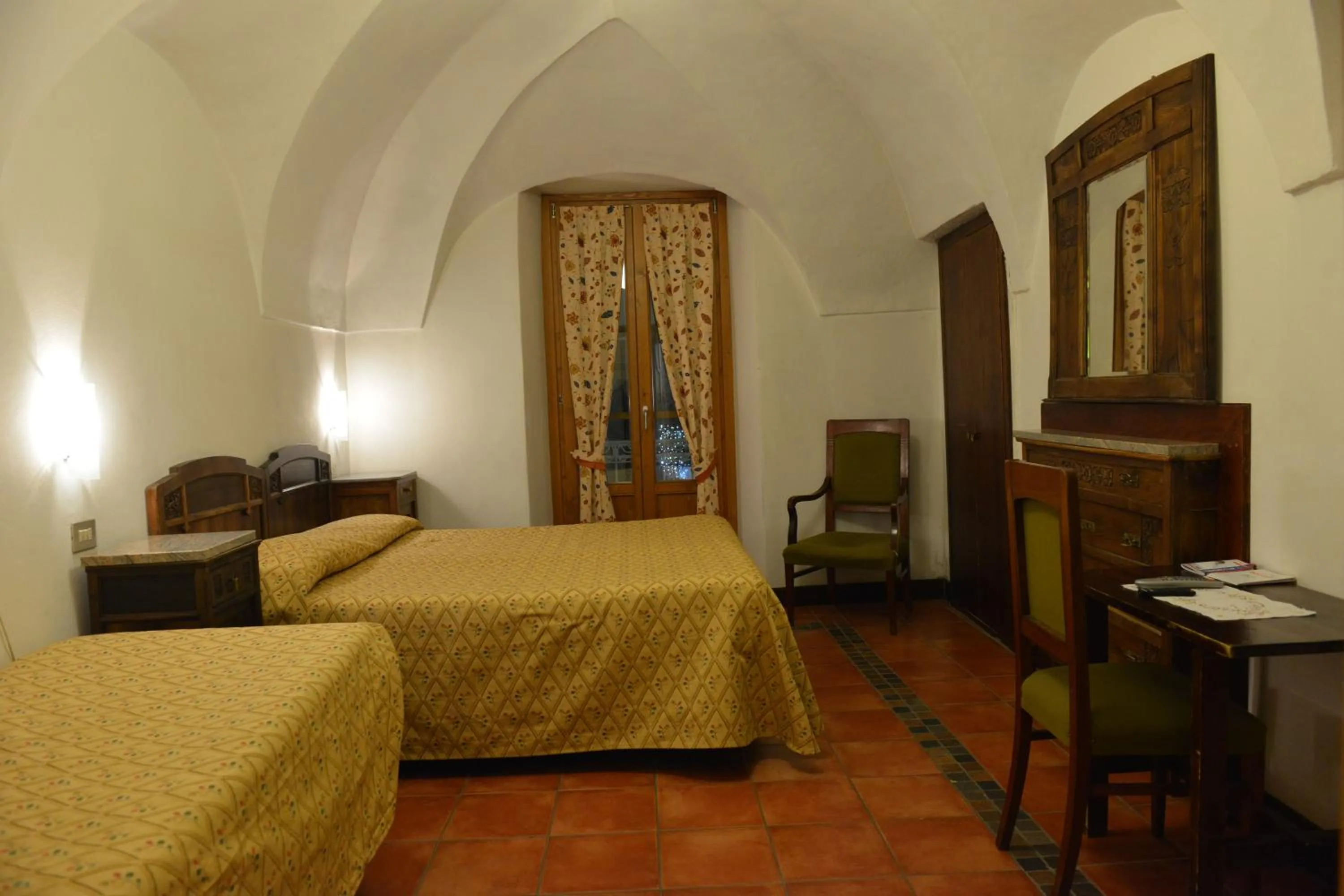 Property building, Bed in Hotel Gufo