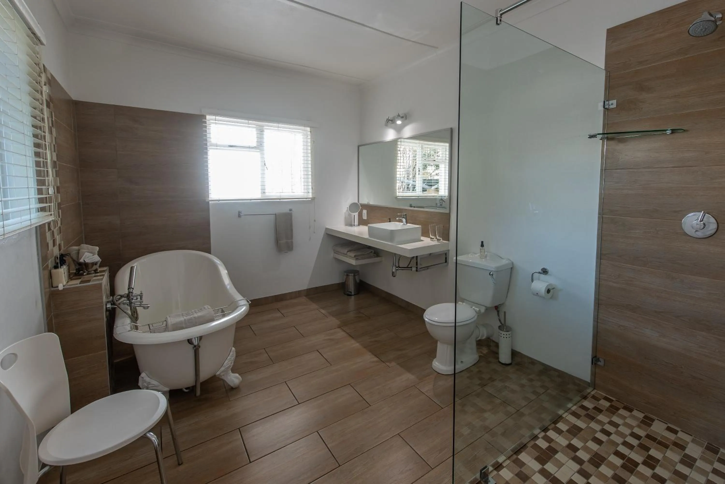 Bedroom in Ballinderry, The Robertson Guest House