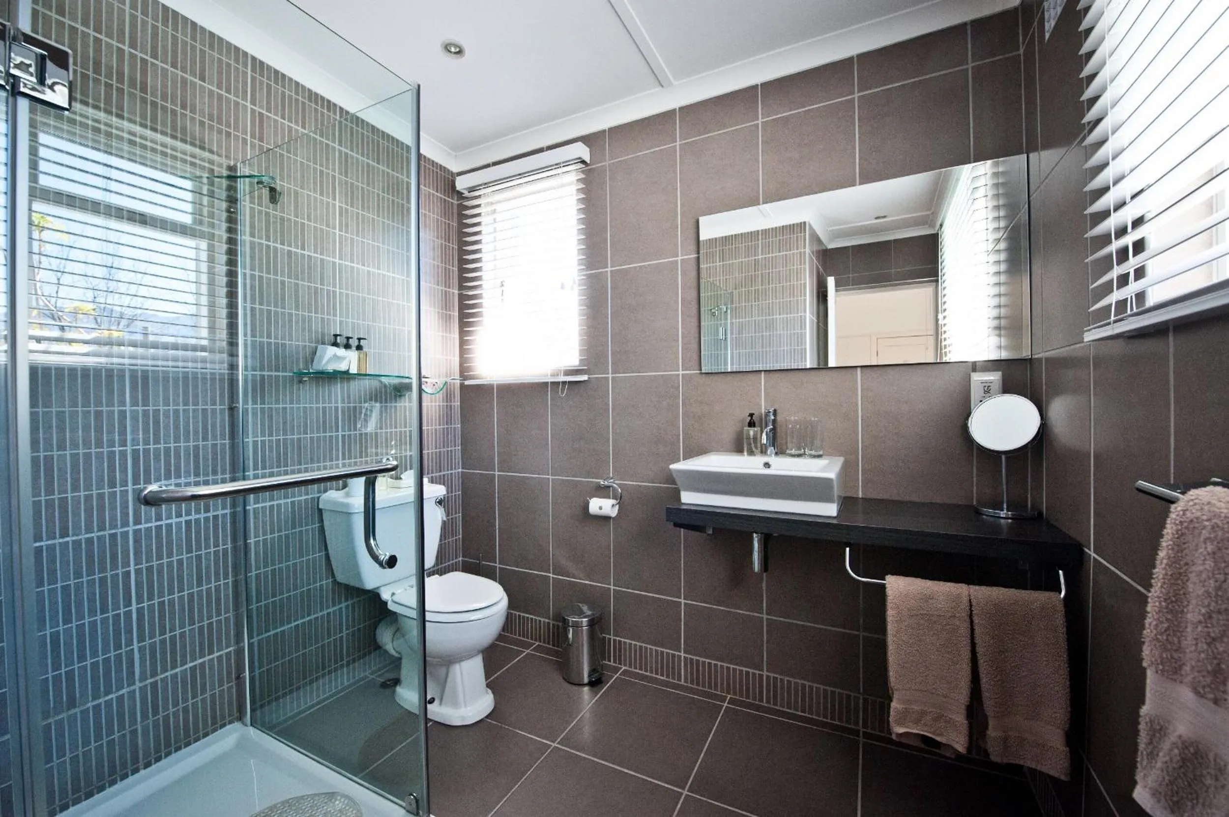 Bathroom in Ballinderry, The Robertson Guest House