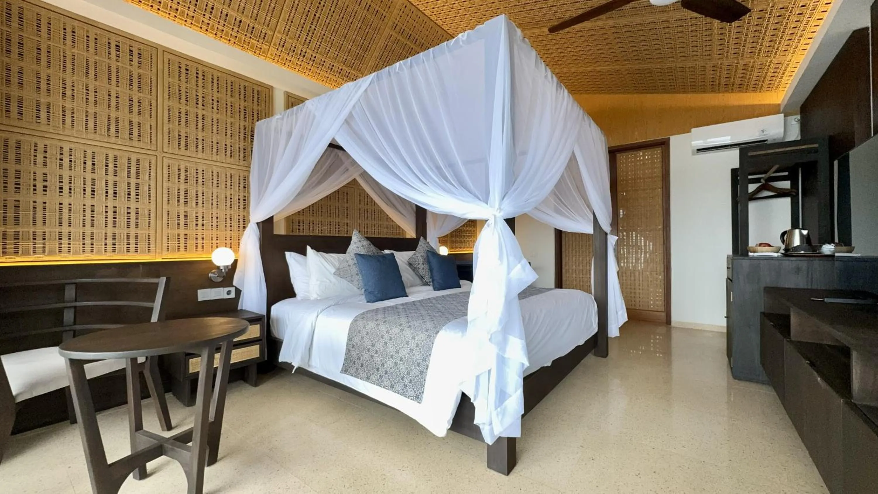 Bedroom, Bed in The Point Resort Lembongan