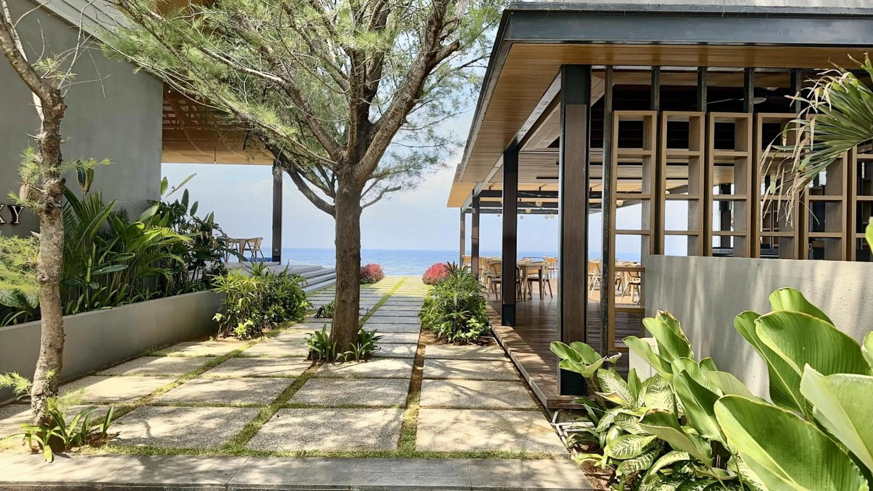 Facade/entrance in The Point Resort Lembongan